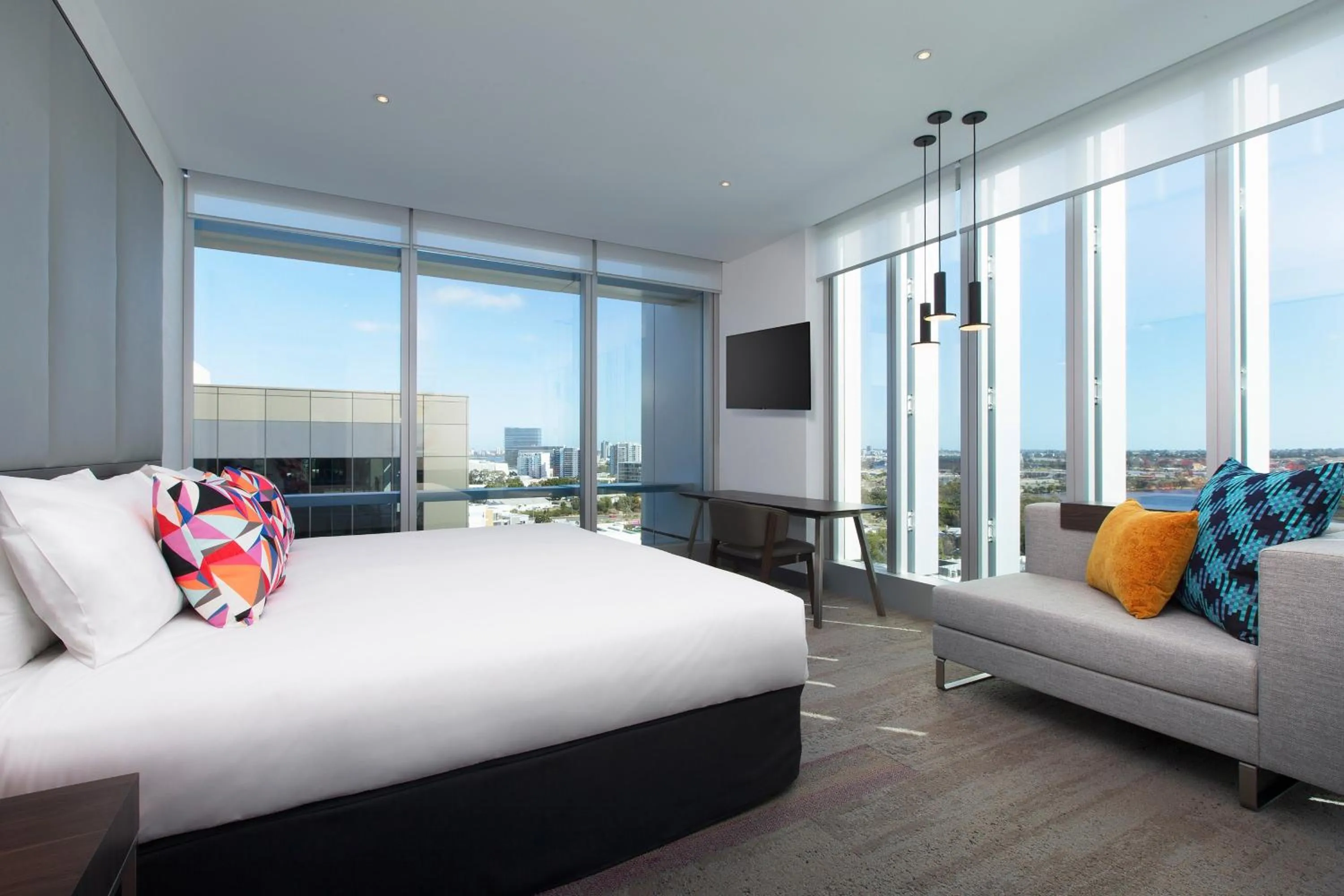 Photo of the whole room, Bed in Aloft Perth