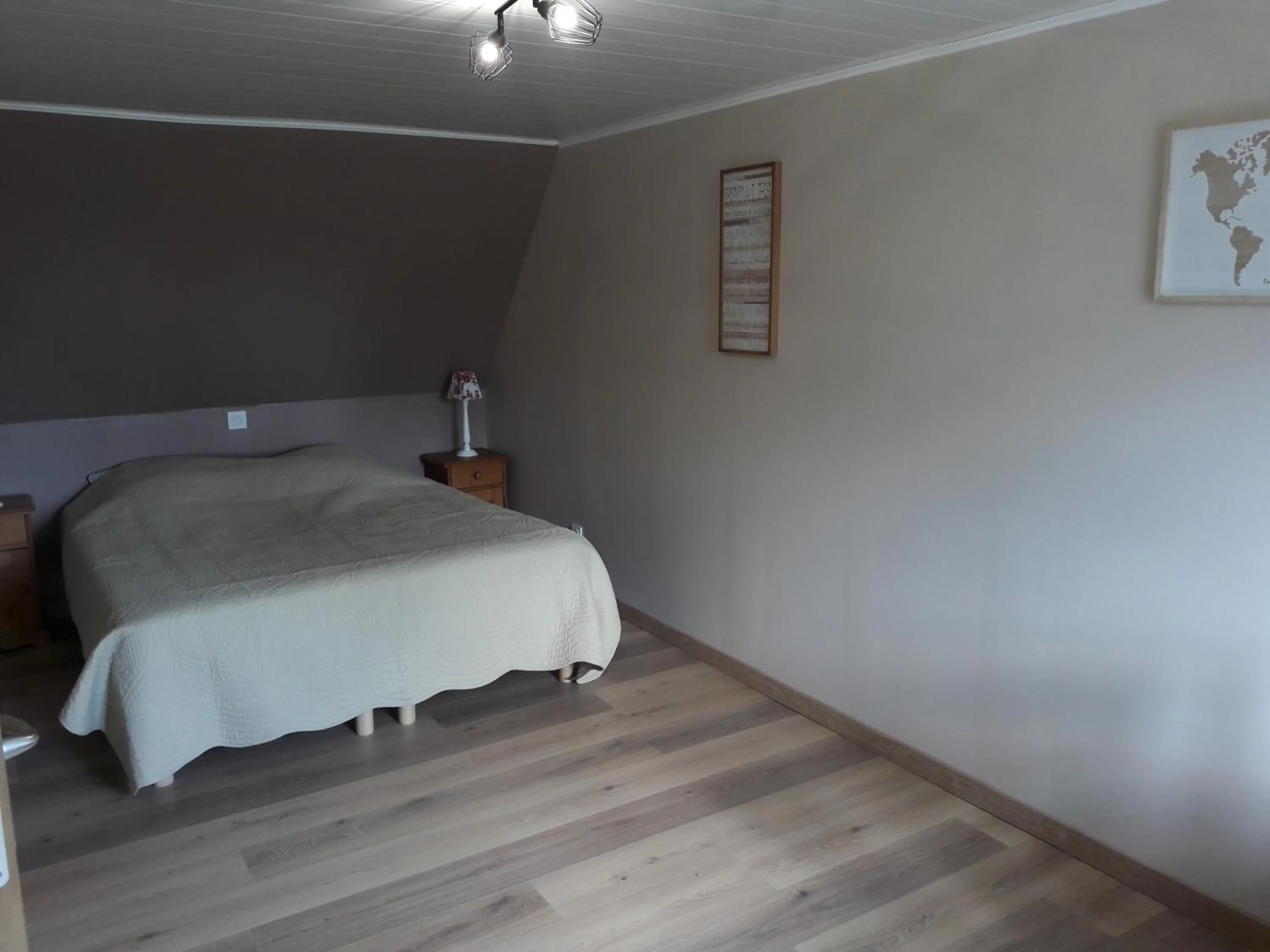 Staff, Bed in La Cense Hebron