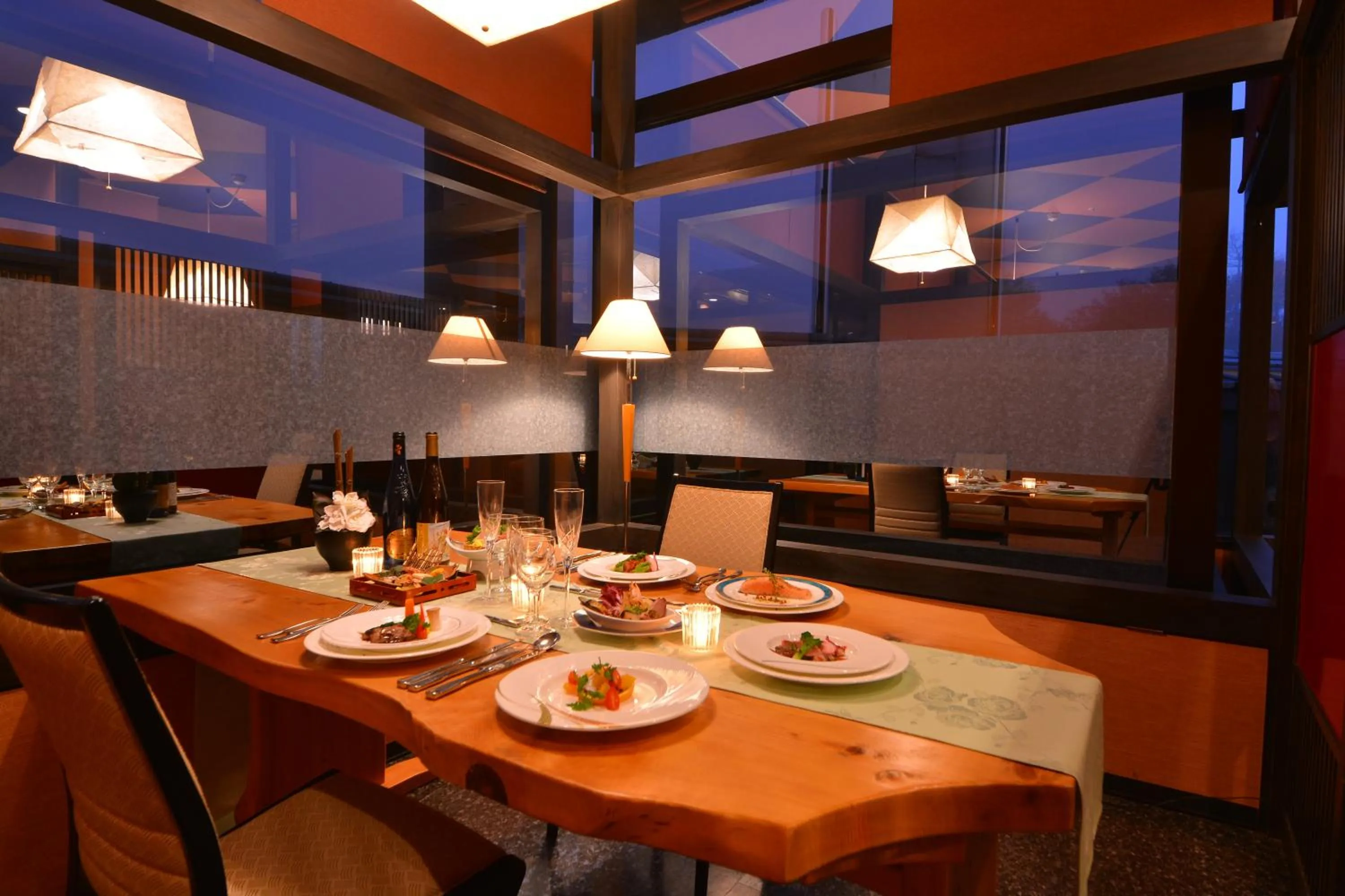 Restaurant/places to eat in Hill Hotel Sunpia Iga