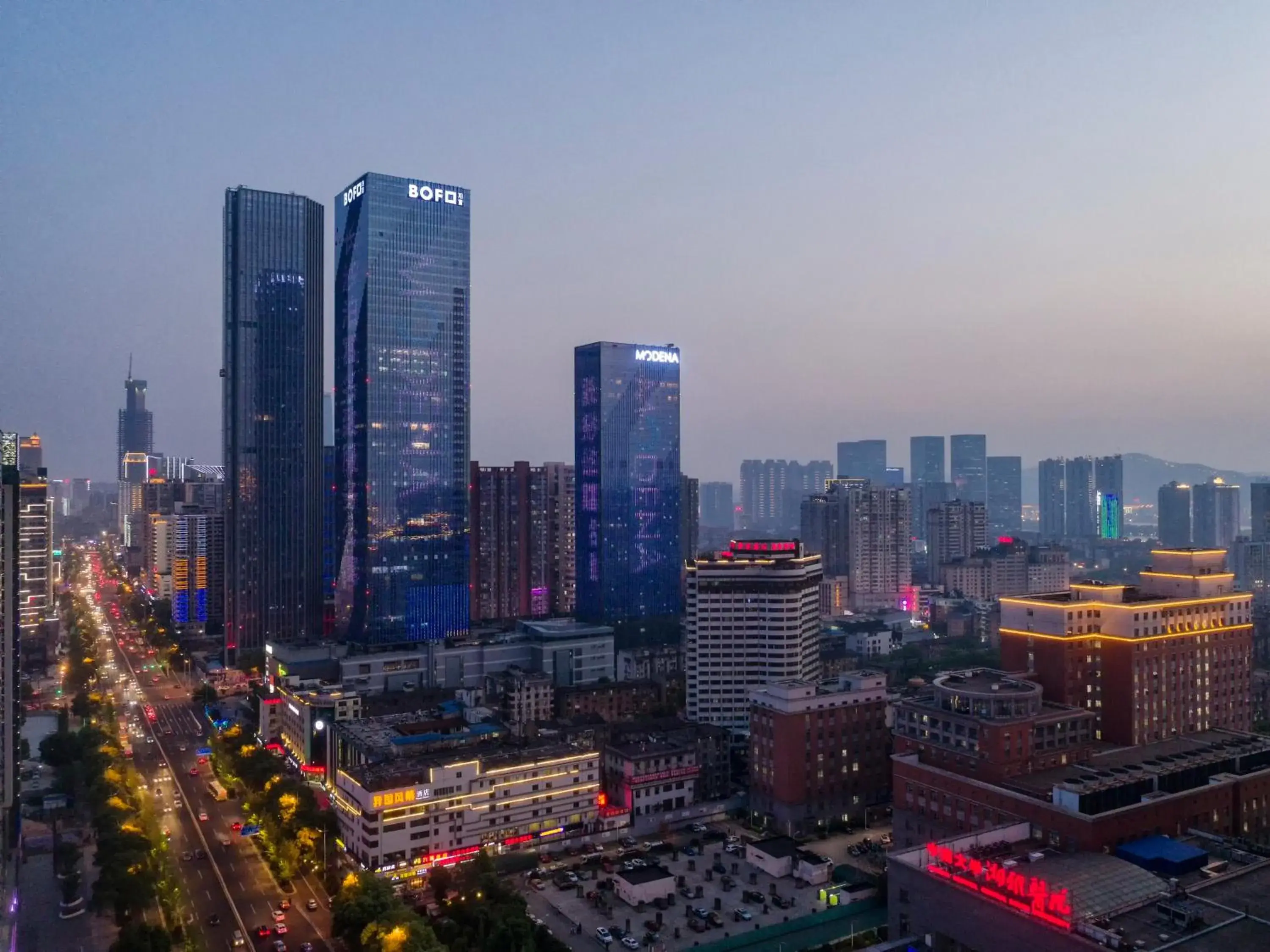 Property building in Modena by Fraser Changsha Property building in Modena by Fraser Changsha