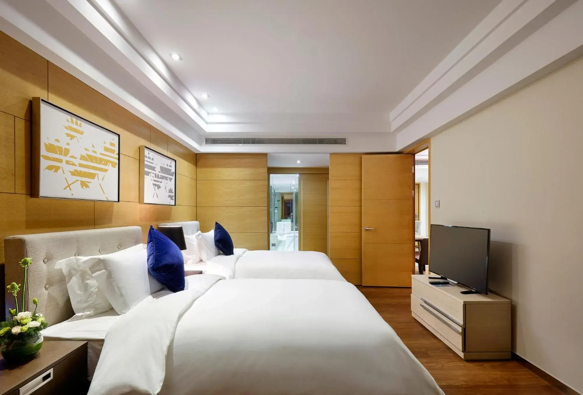 Bed in Modena by Fraser Changsha Bed in Modena by Fraser Changsha