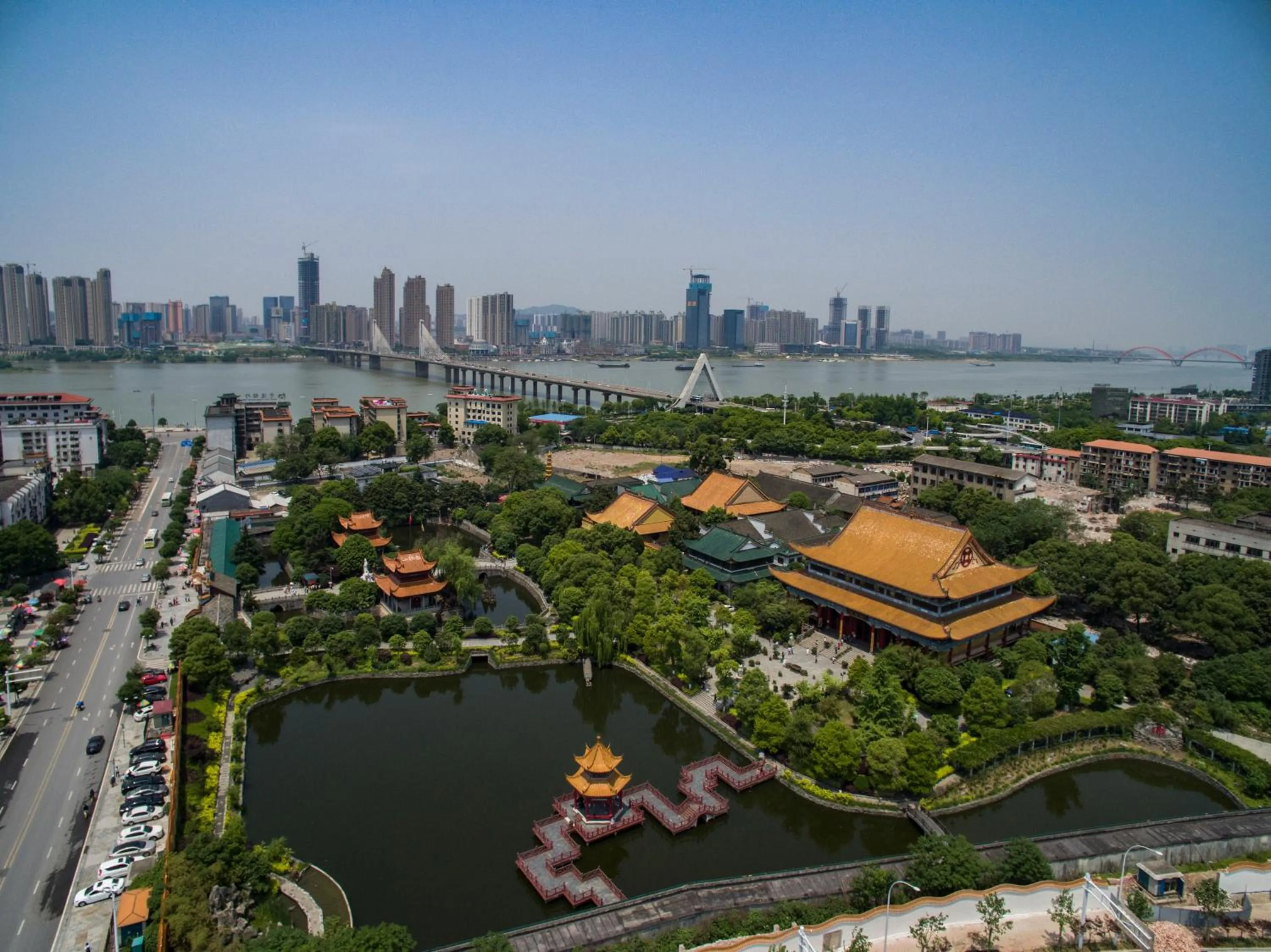 Nearby landmark in Modena by Fraser Changsha