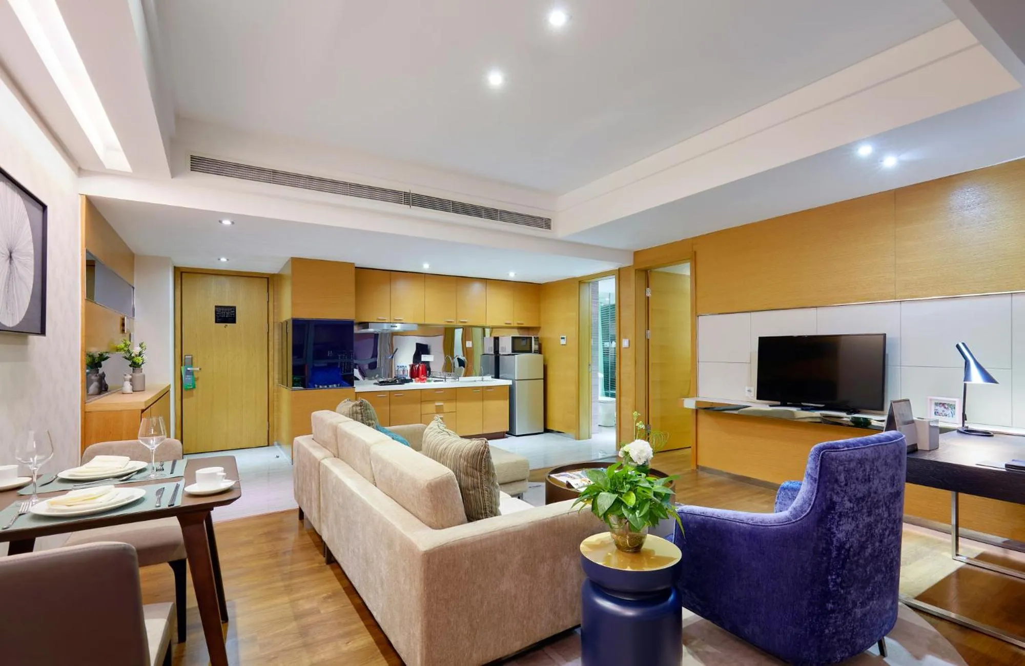 Living room in Modena by Fraser Changsha