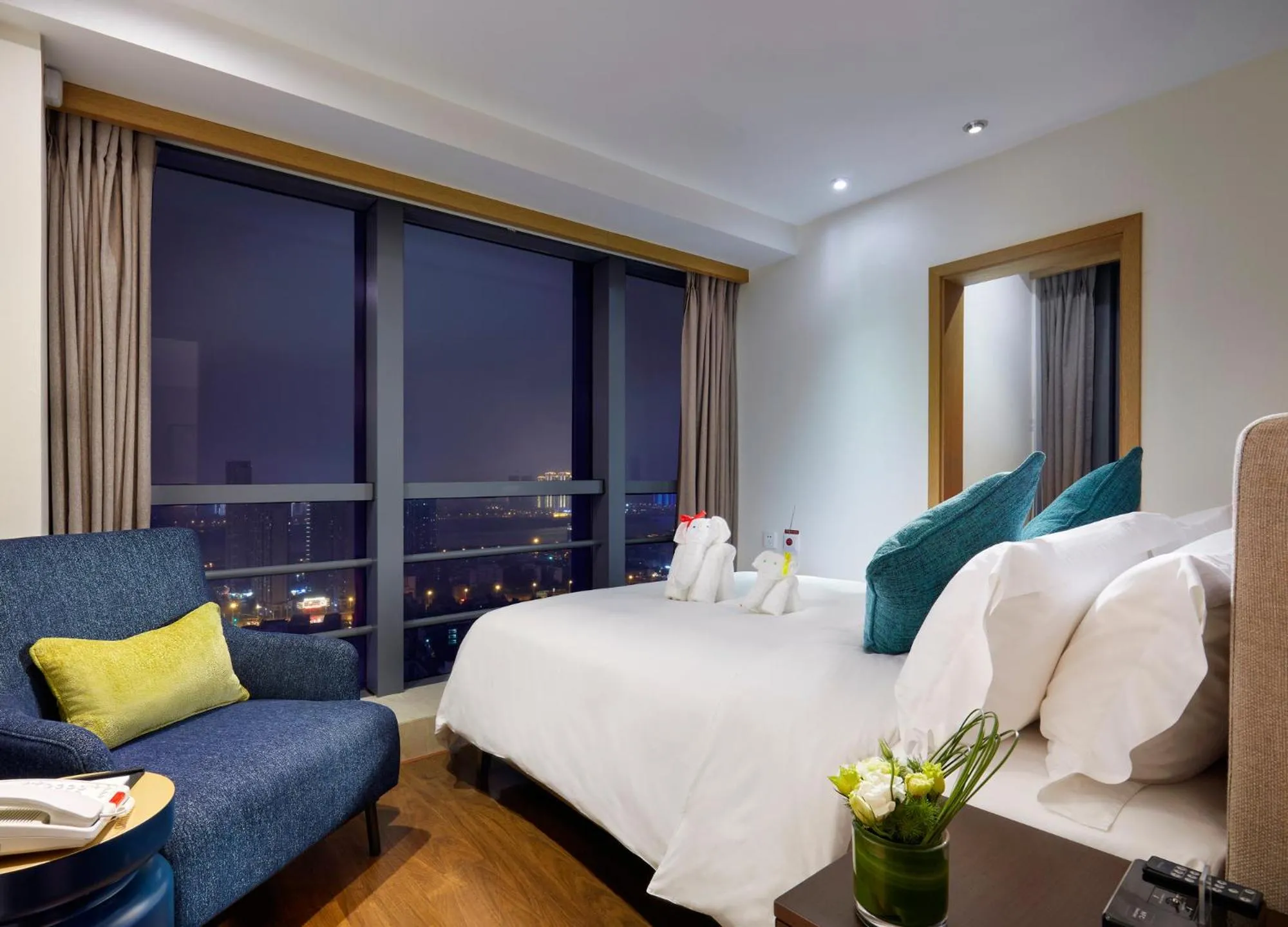 Photo of the whole room, Bed in Modena by Fraser Changsha