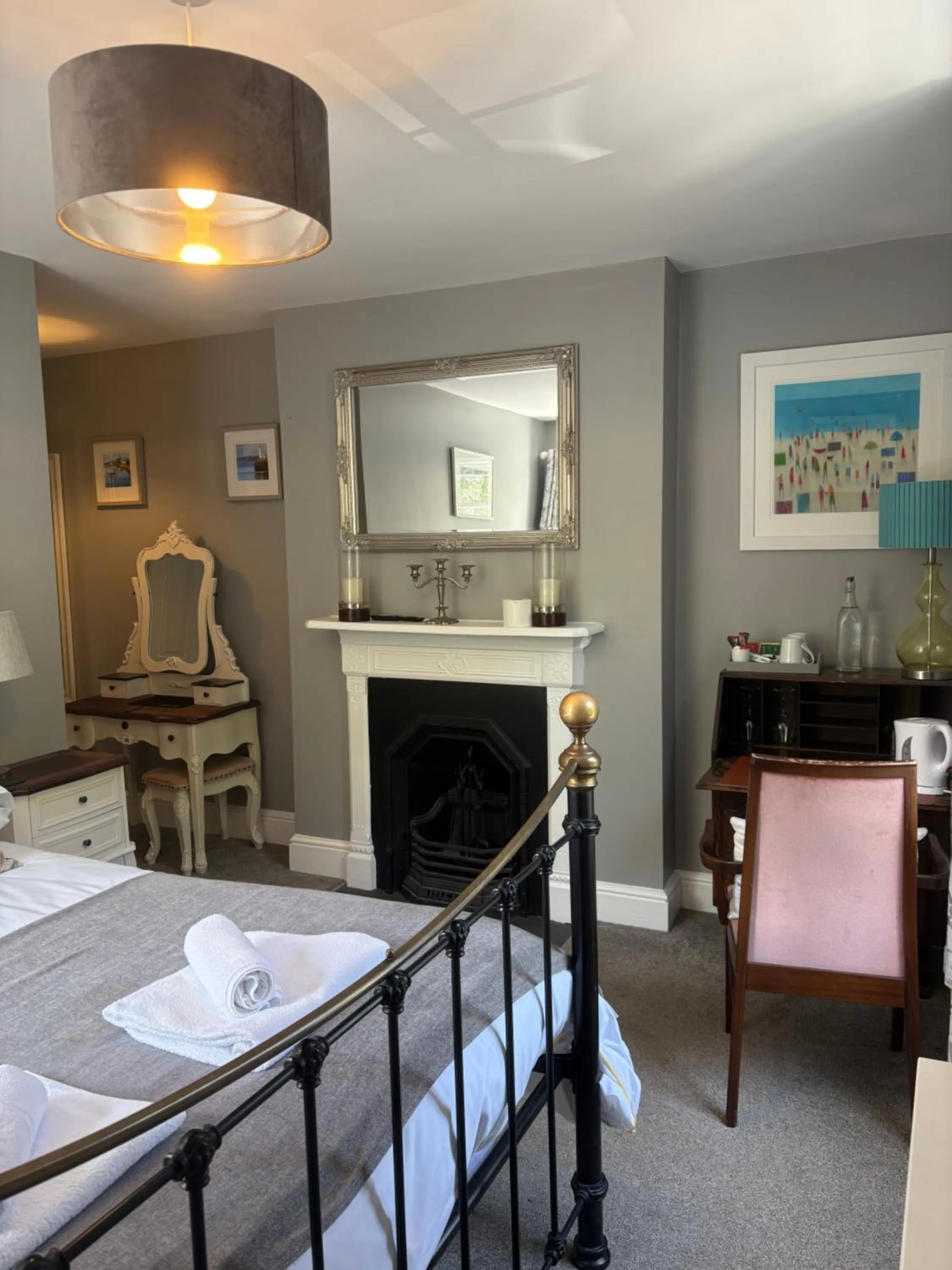 Bedroom, Bed in Holbein House