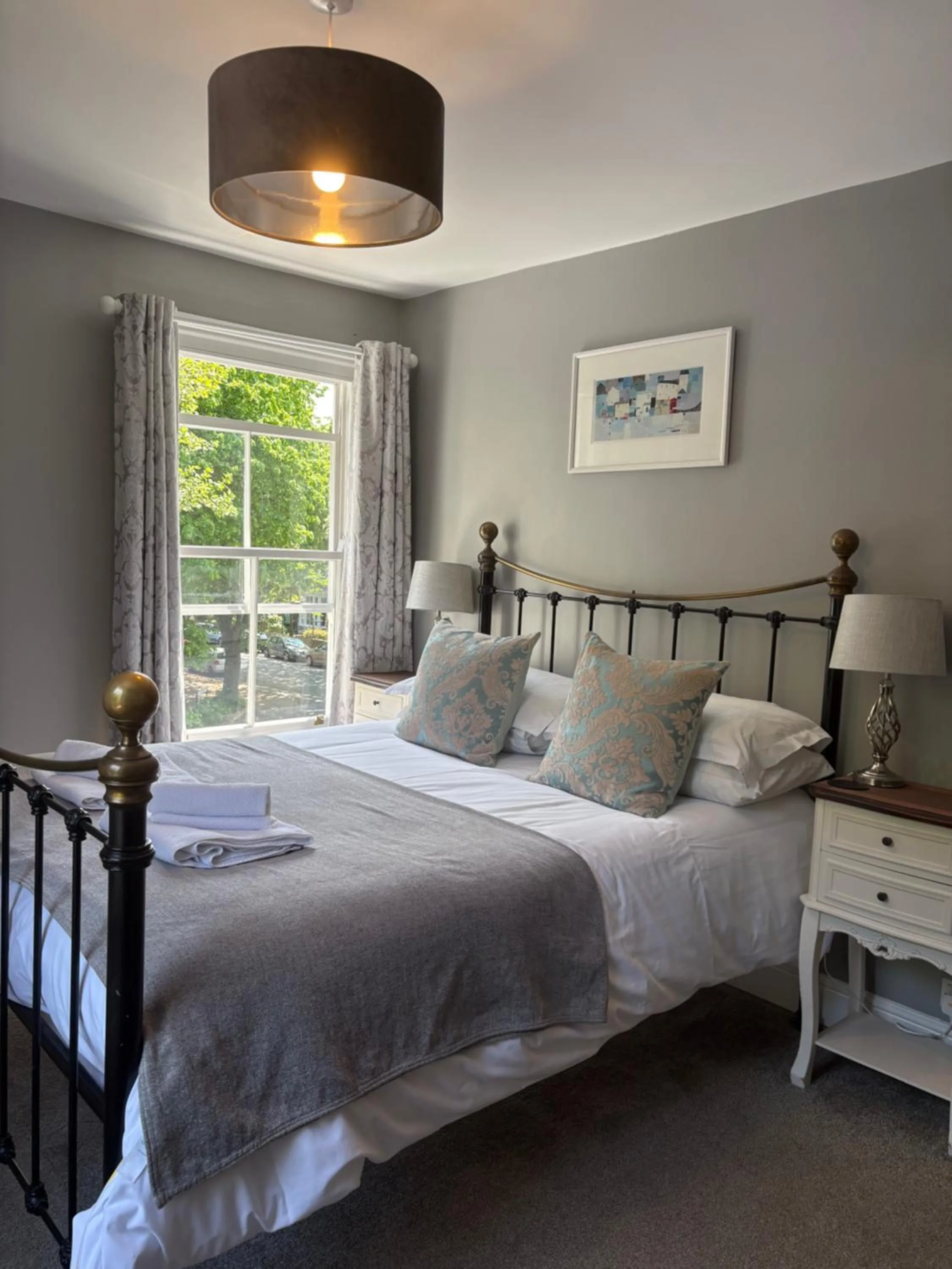 Bed in Holbein House