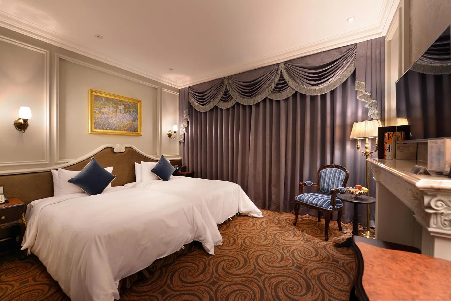 Bed in Golden Tulip RS Boutique Hotel-Tainan