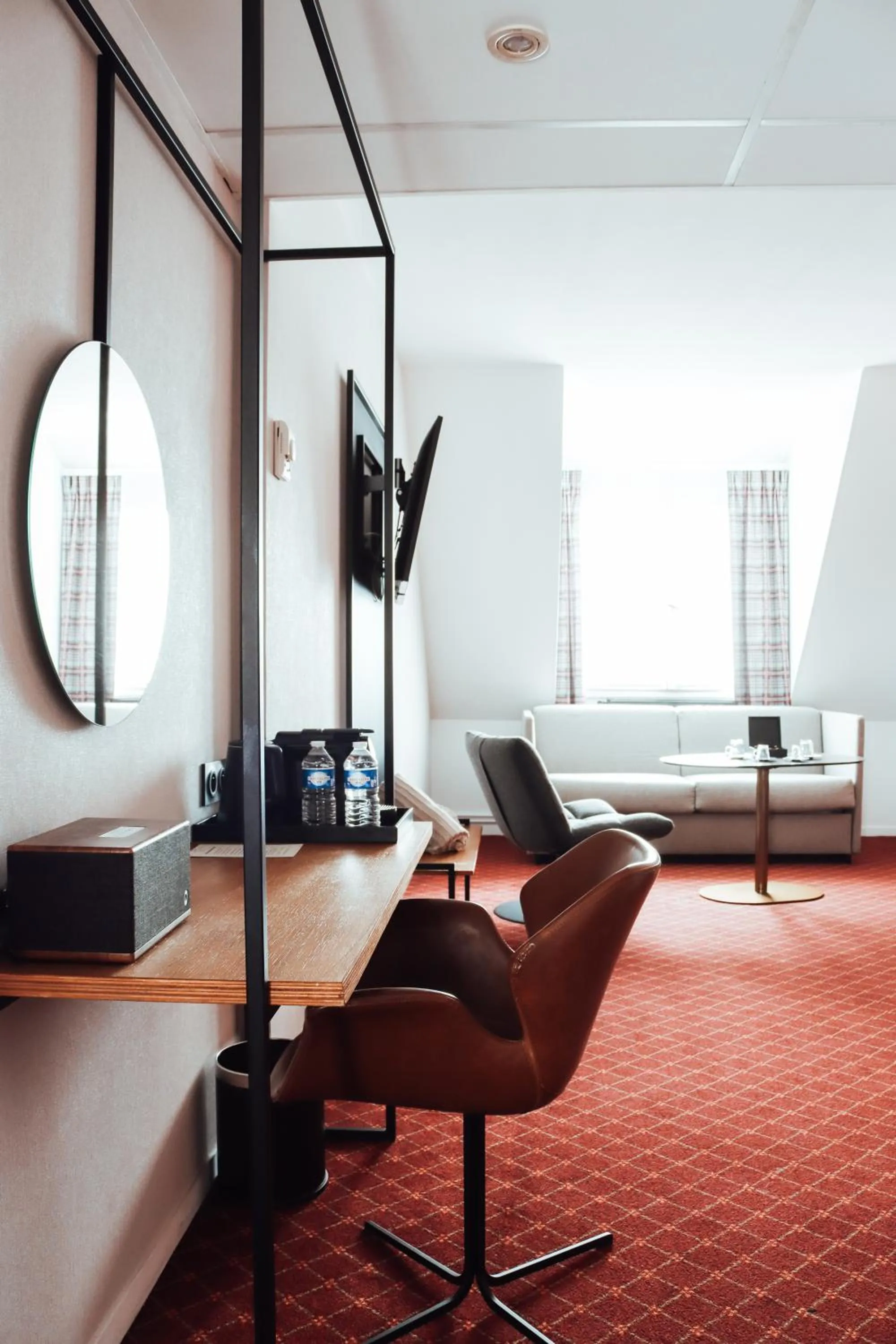 TV and multimedia in Hôtel Les Jardins de Deauville