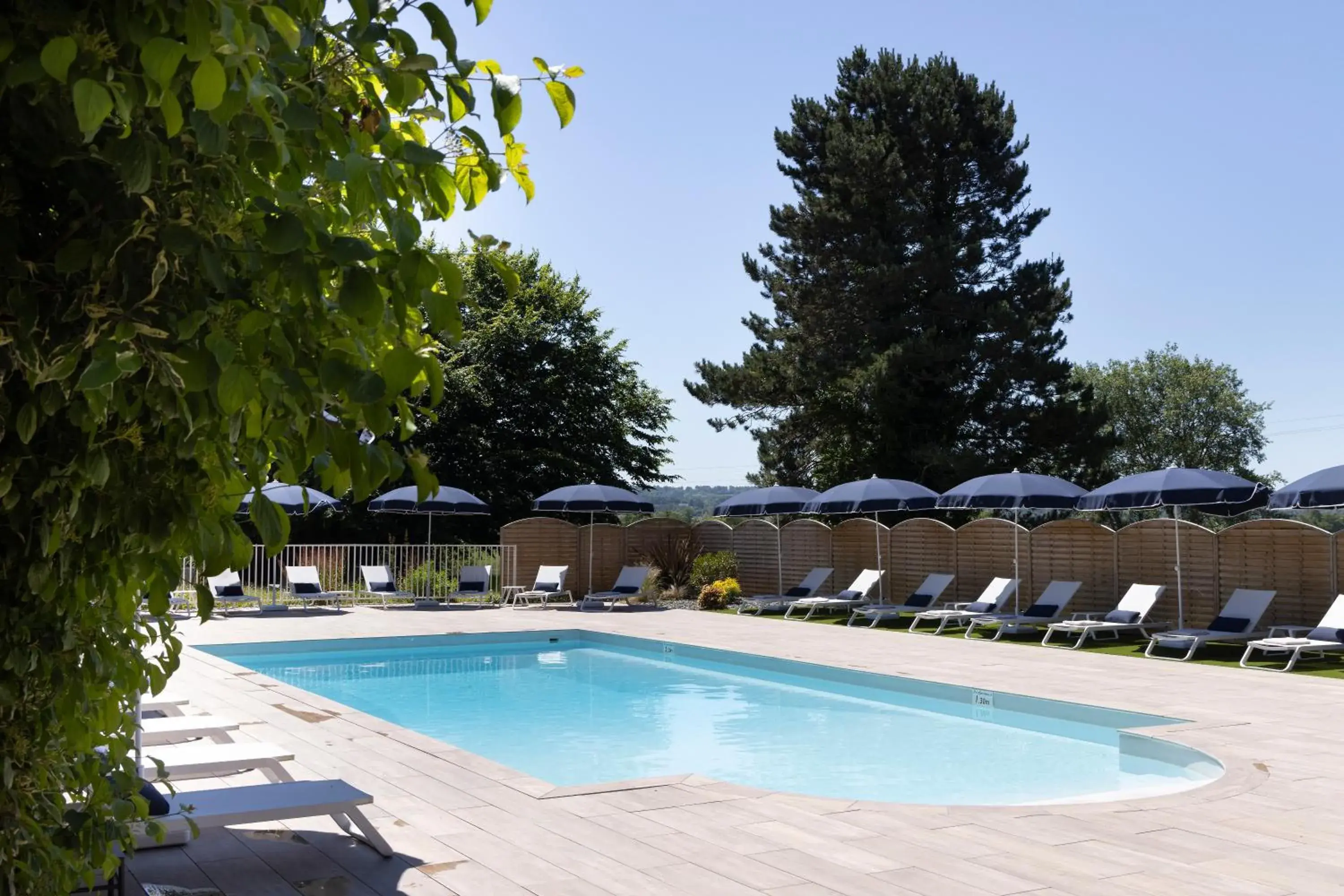 Swimming pool in Hôtel Les Jardins de Deauville Swimming pool in Hôtel Les Jardins de Deauville