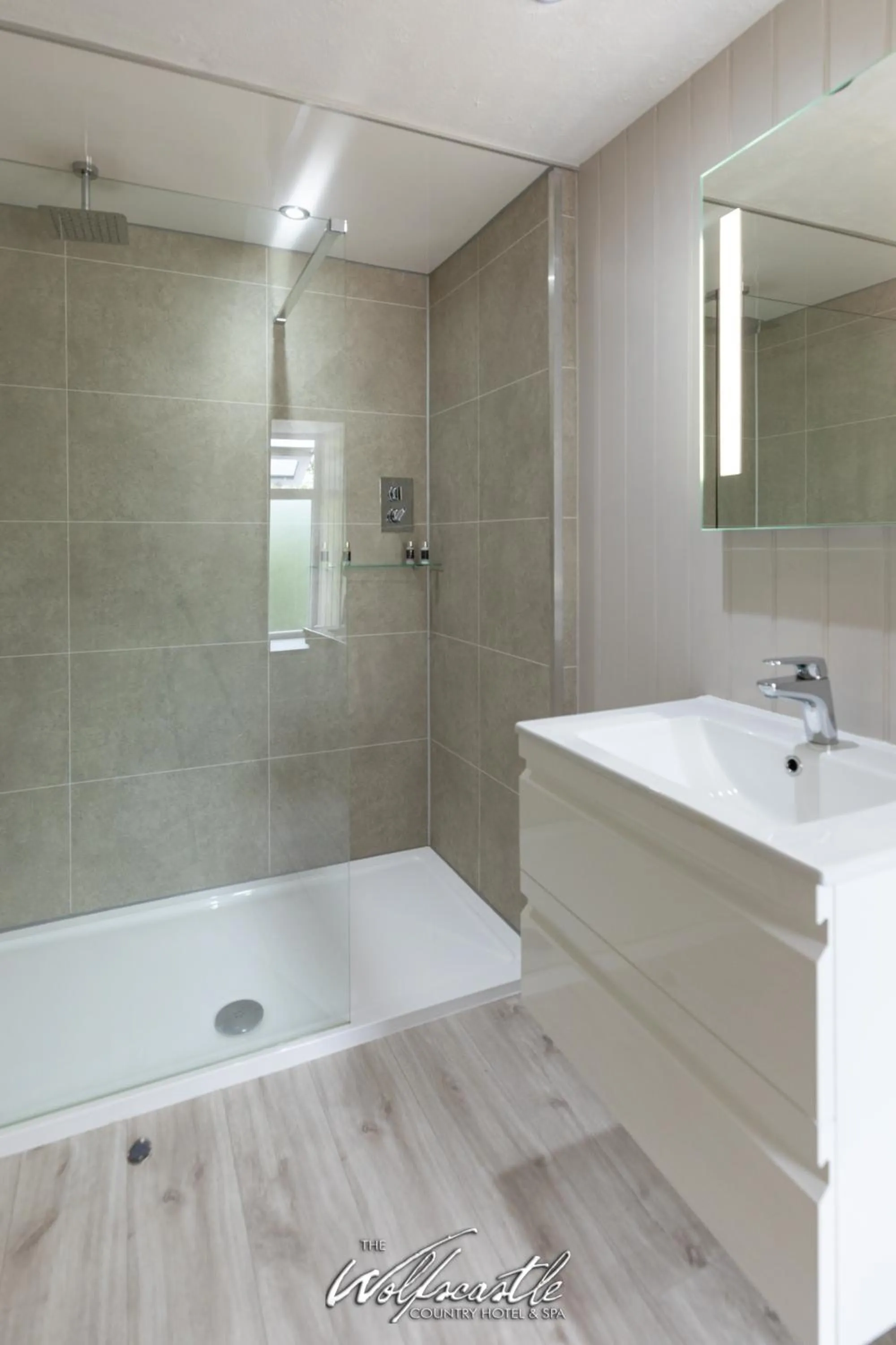 Bathroom in Wolfscastle Country Hotel