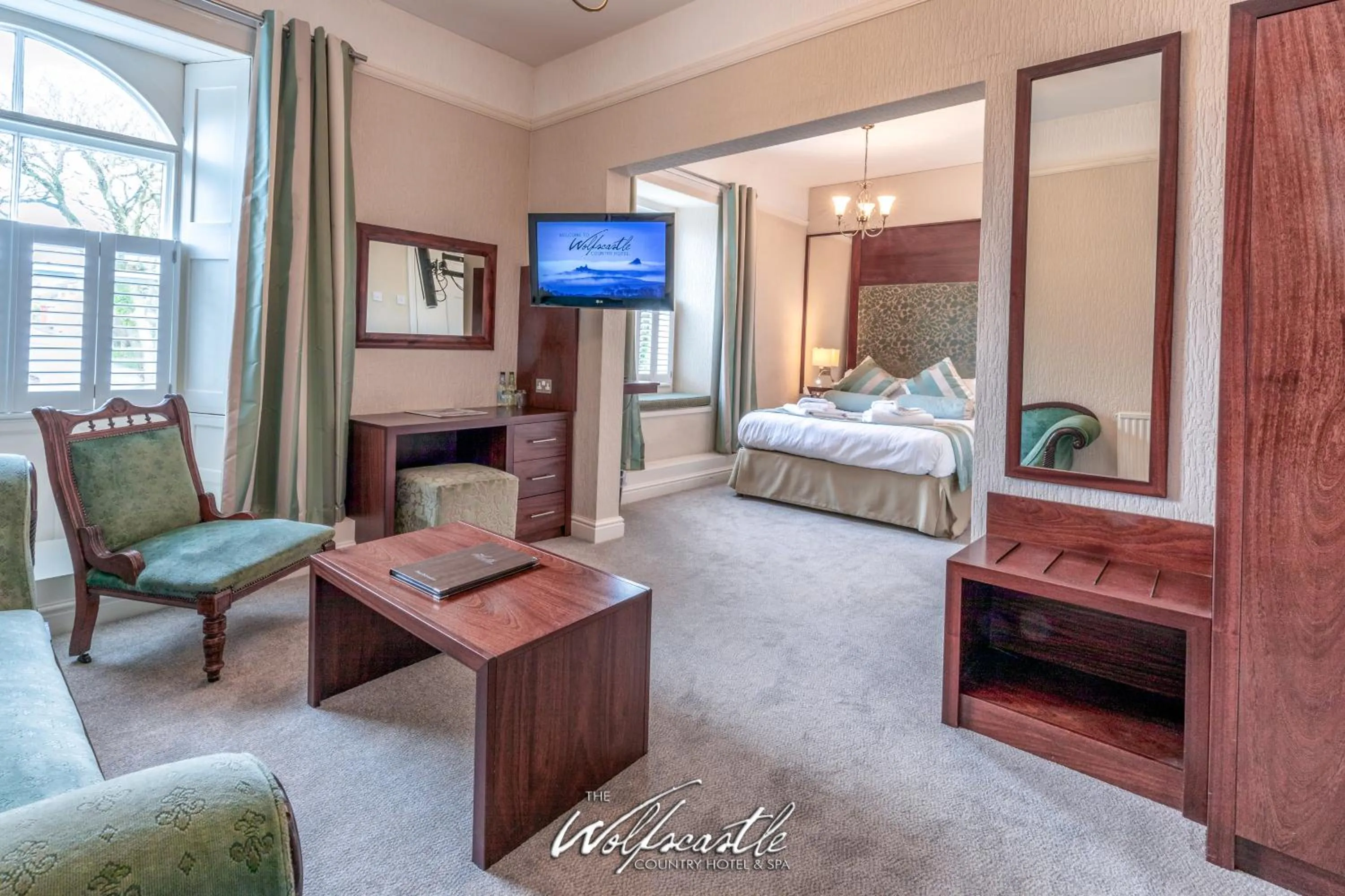 Bed in Wolfscastle Country Hotel