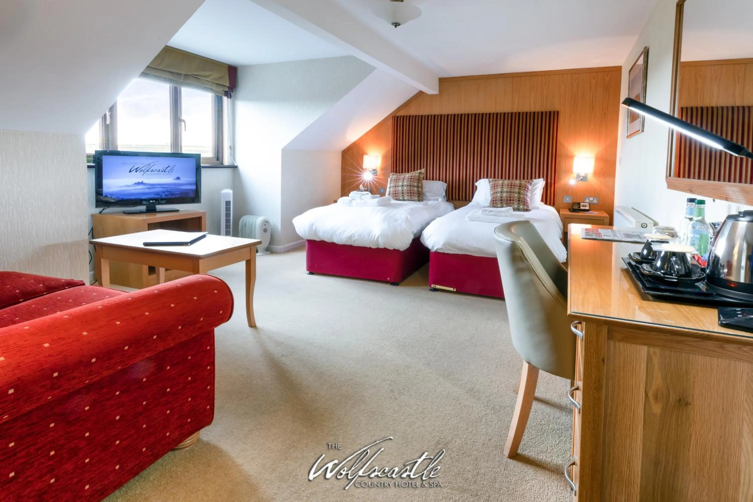 Bed in Wolfscastle Country Hotel