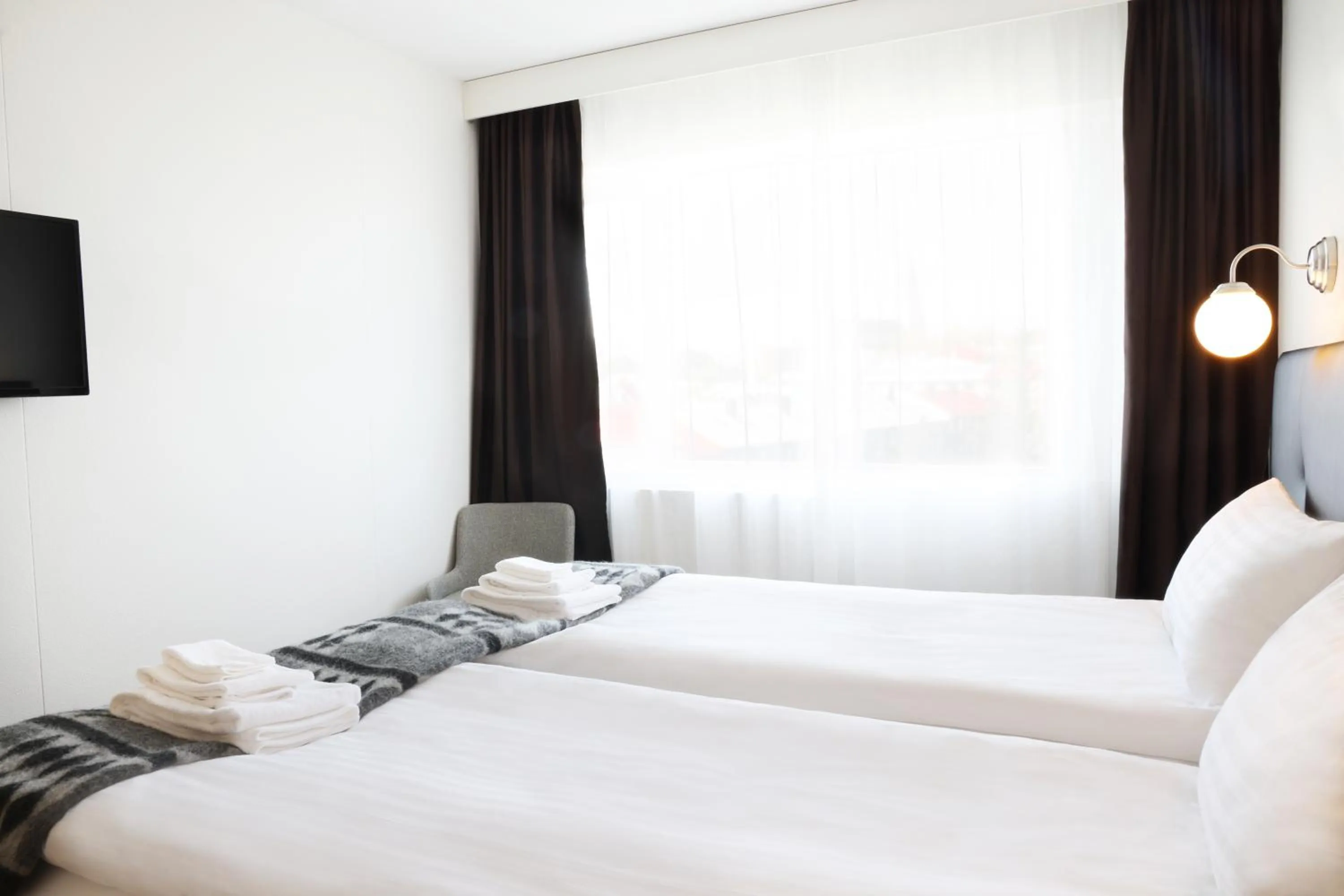 Bedroom, Bed in Fosshotel Lind