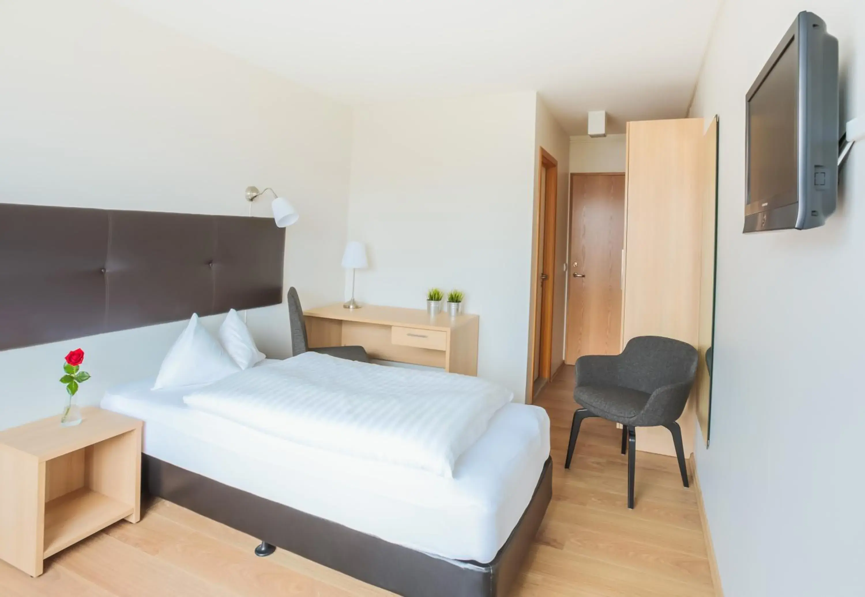 Photo of the whole room, Bed in Fosshotel Lind Photo of the whole room, Bed in Fosshotel Lind