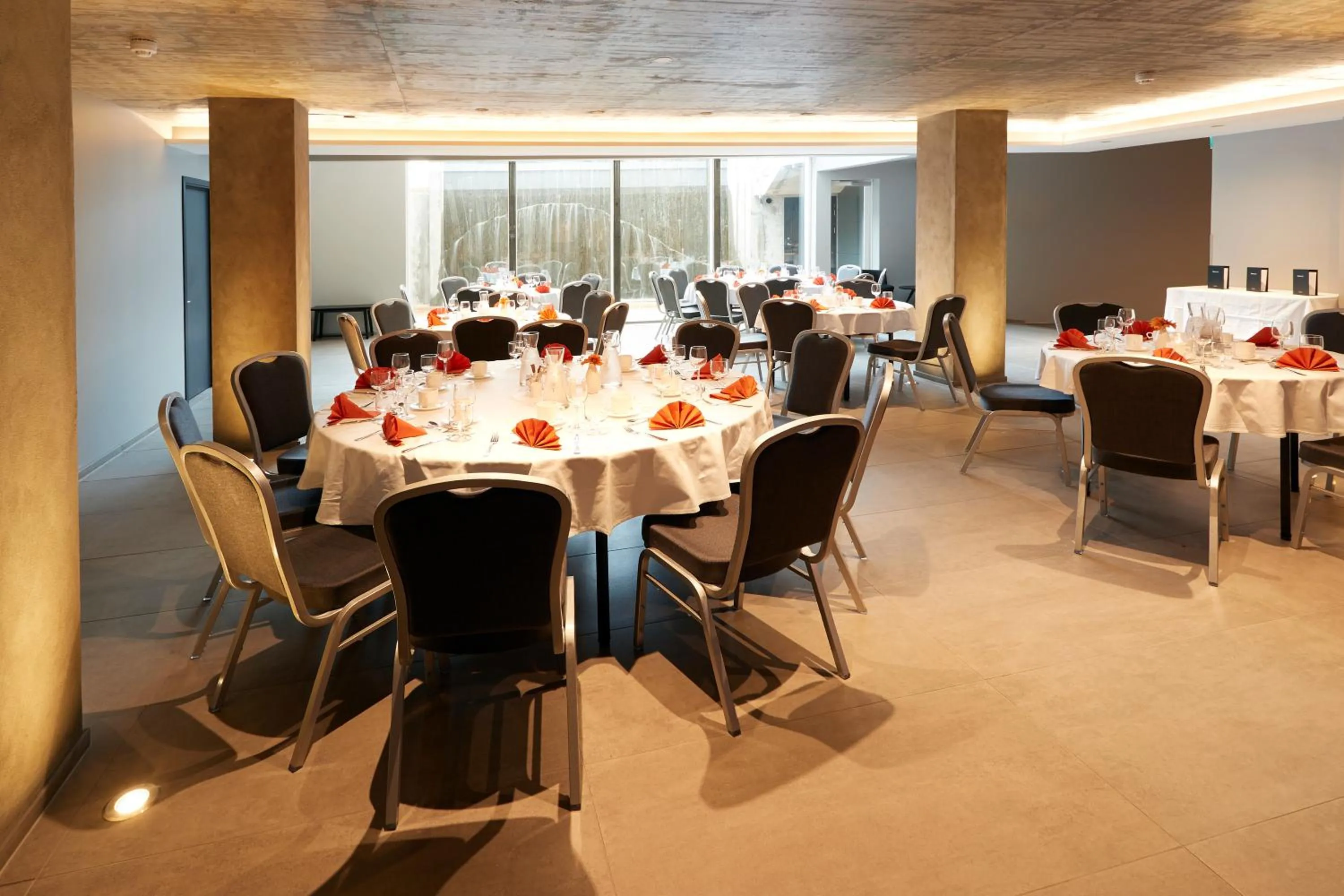 Restaurant/places to eat in Fosshotel Husavik