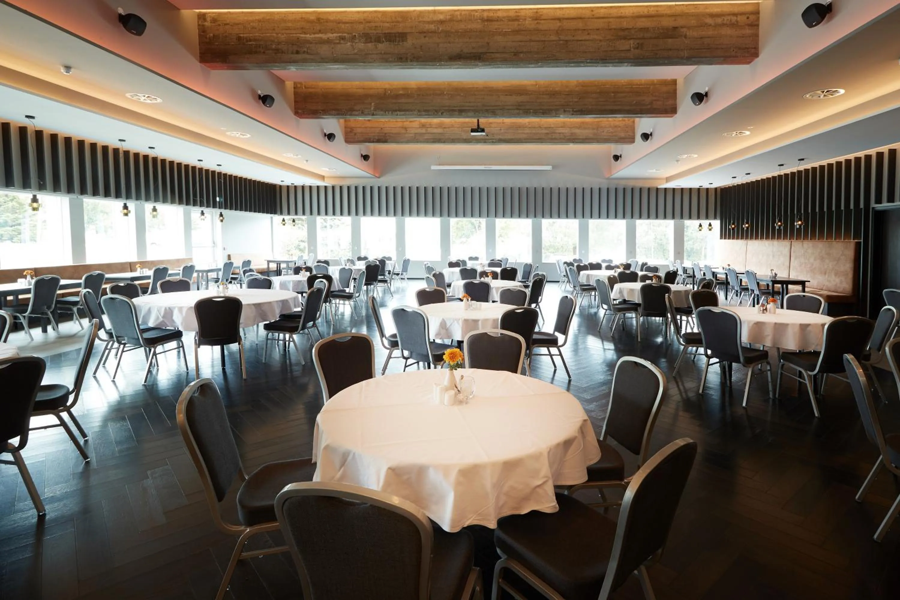 Restaurant/places to eat in Fosshotel Husavik