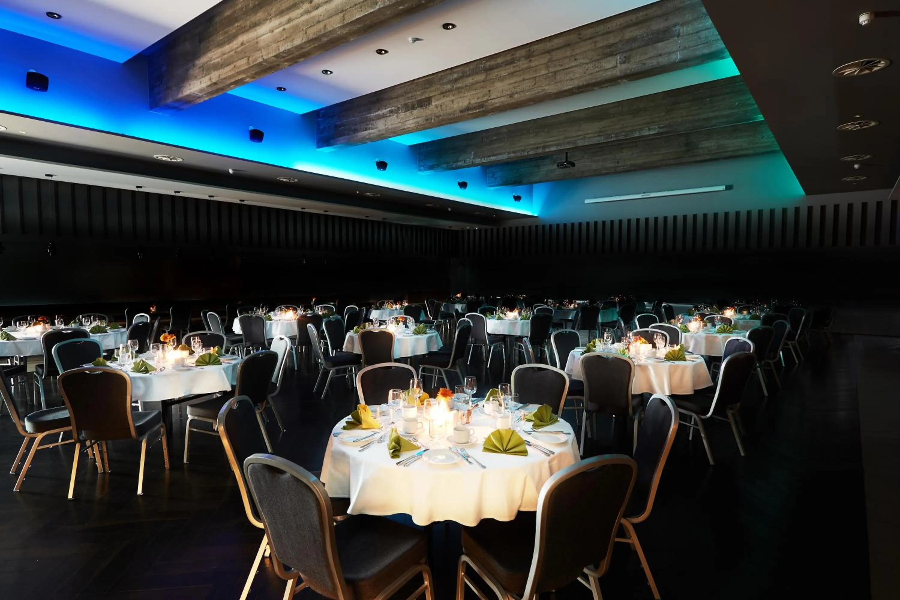 Restaurant/places to eat in Fosshotel Husavik