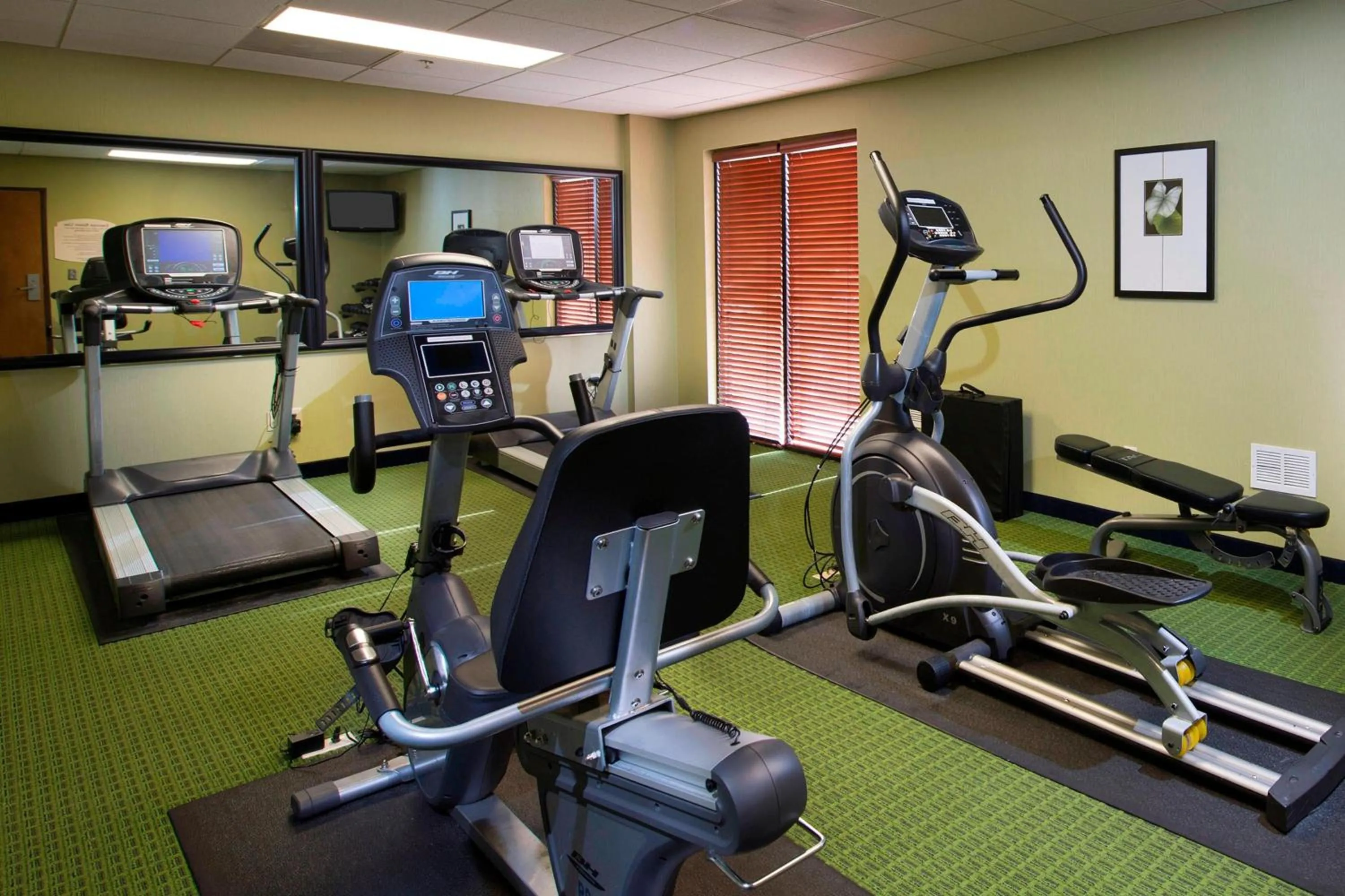 Fitness centre/facilities in Fairfield Inn & Suites by Marriott Charleston North/Ashley Phosphate