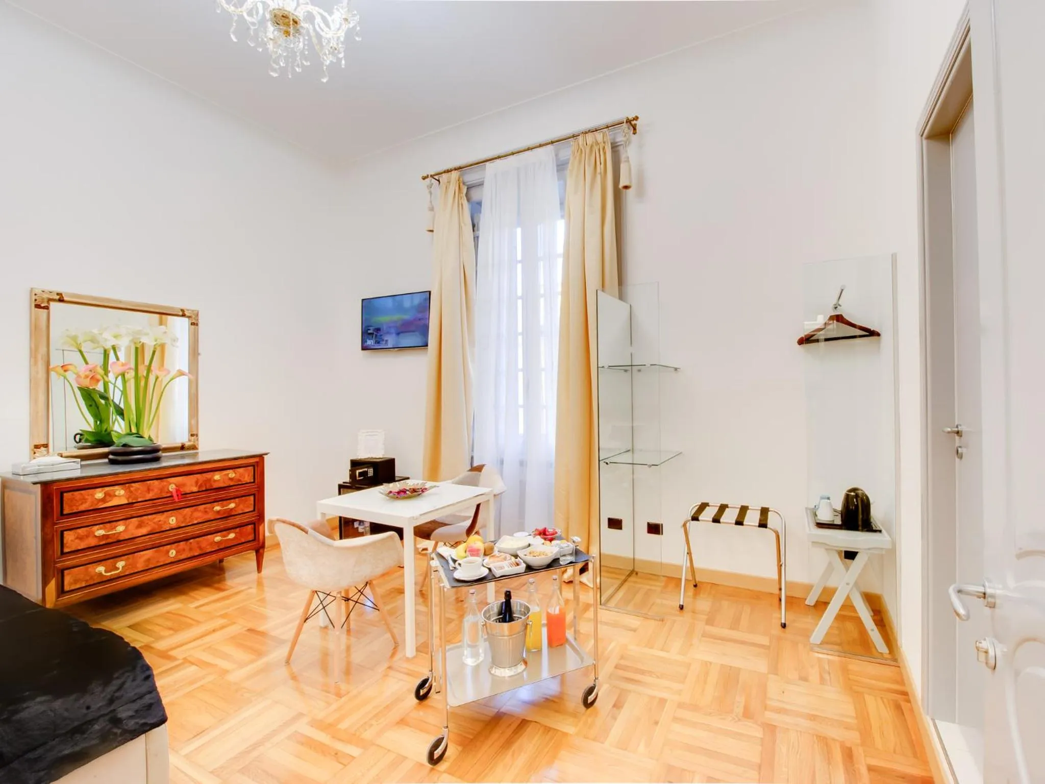 Bedroom in Queen Palace Suites