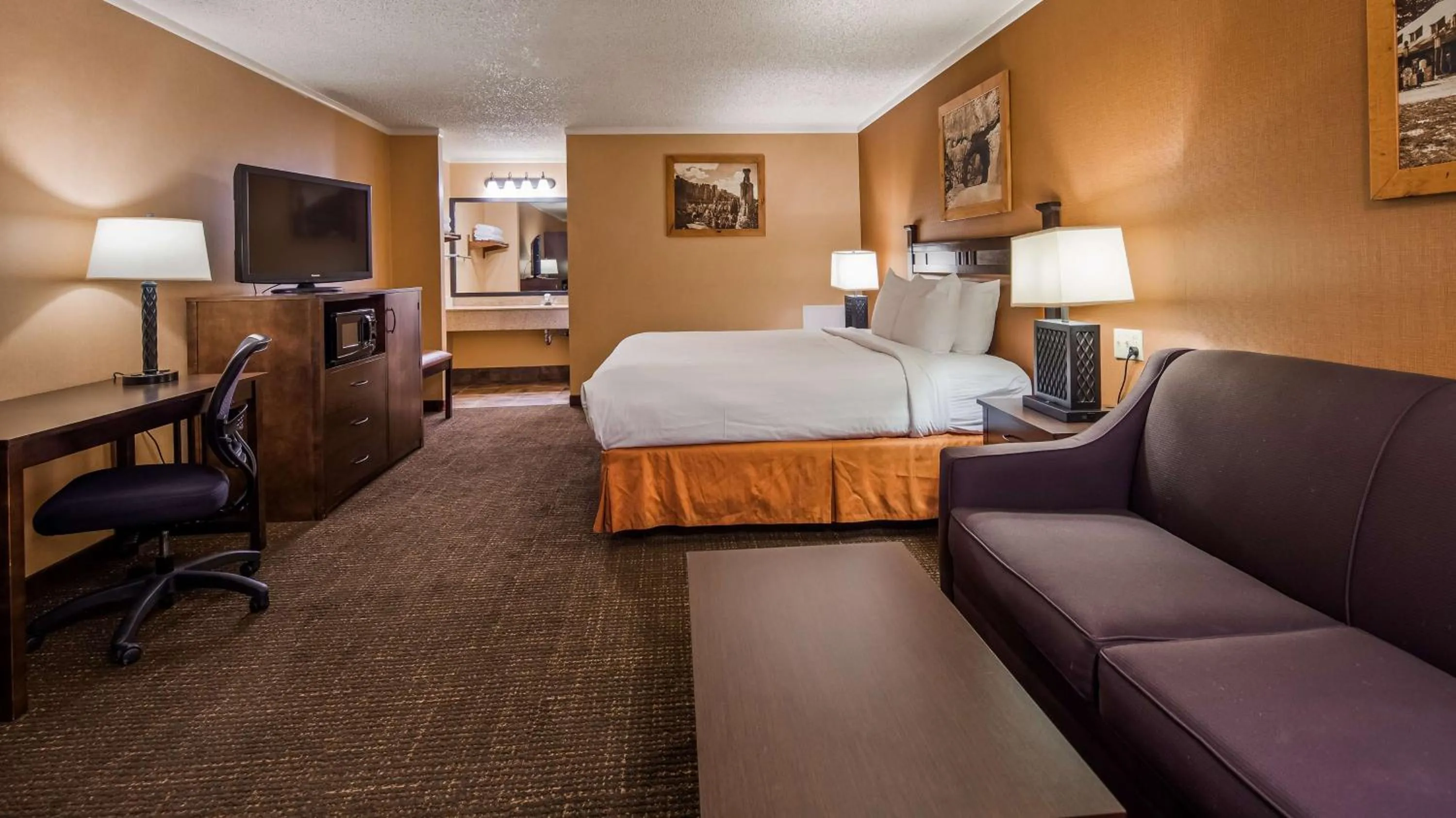 Photo of the whole room, Bed in Best Western PLUS Ruby's Inn