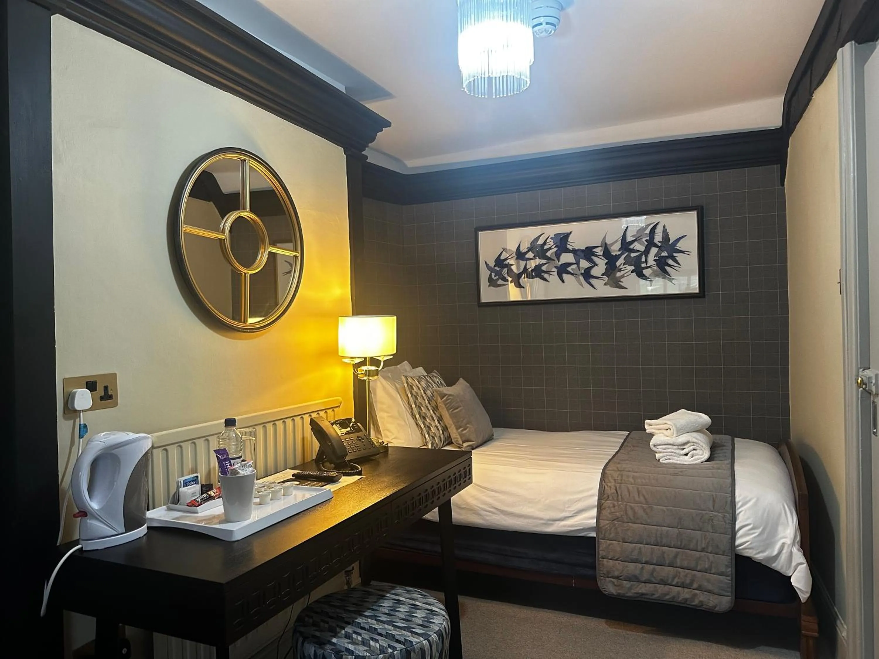 Bed in The Ancient Gatehouse & Rugantino Restaurant