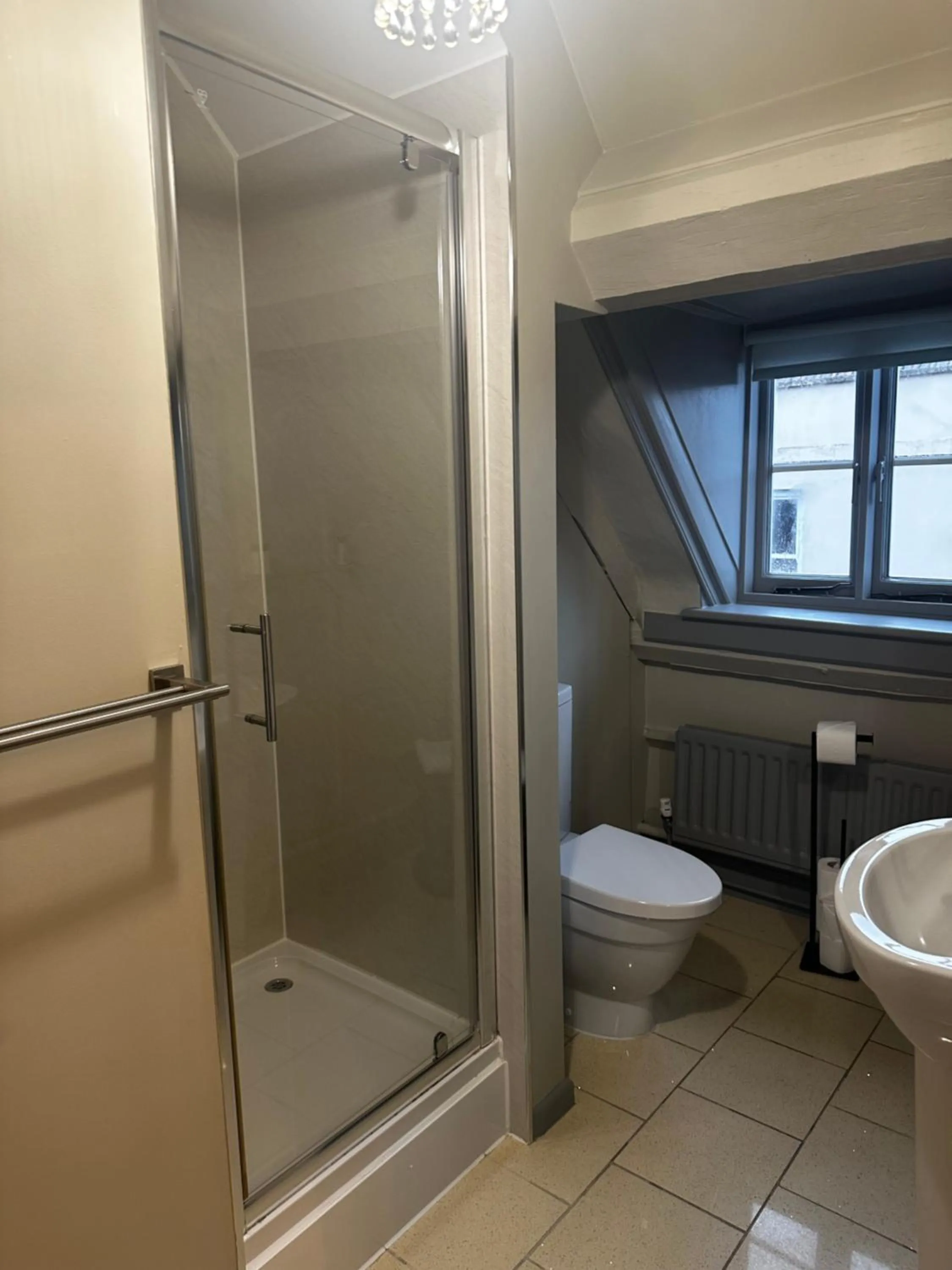 Bathroom in The Ancient Gatehouse & Rugantino Restaurant