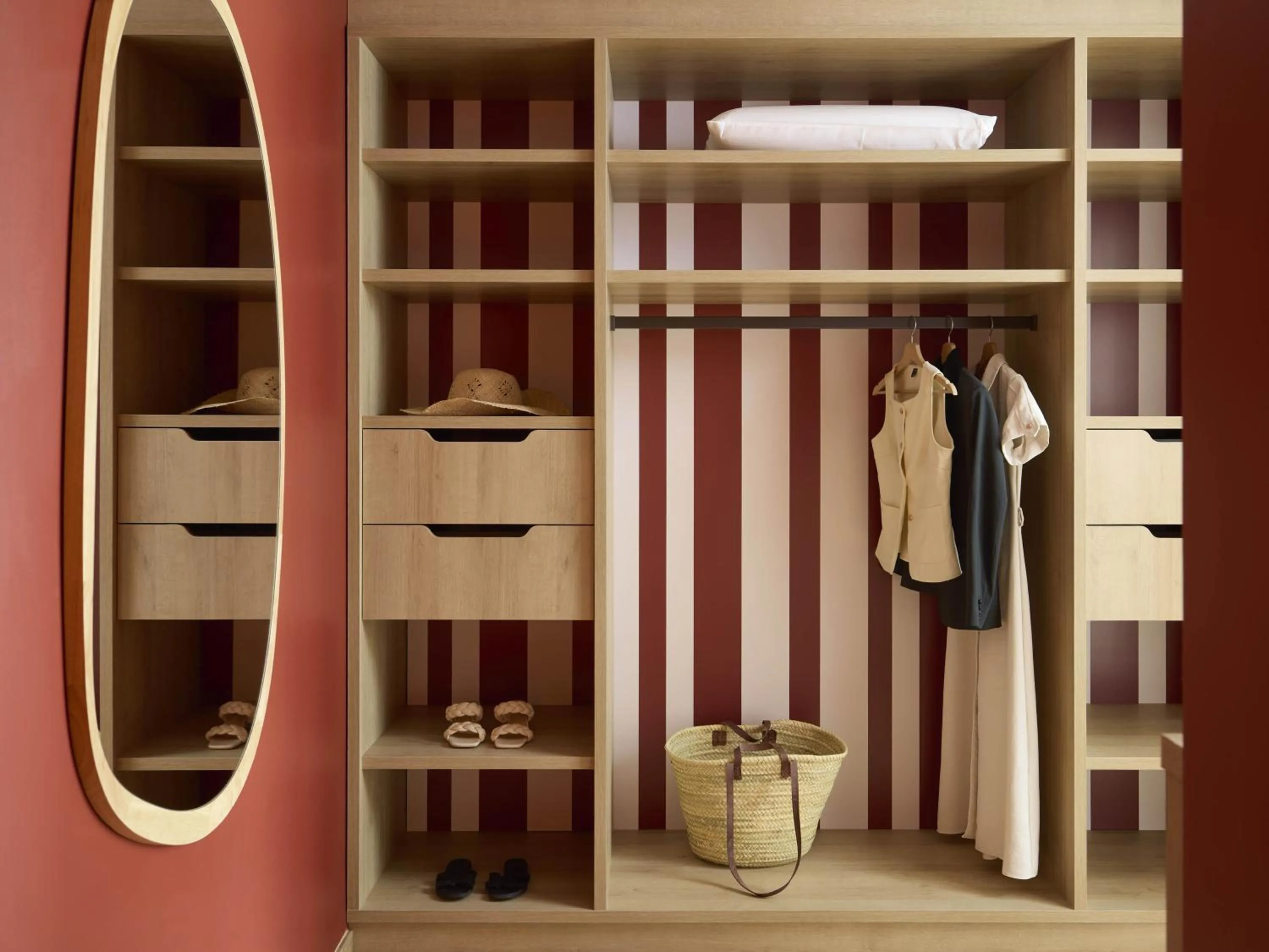 wardrobe in Le Talaia Hôtel & Spa Biarritz - MGallery Collection