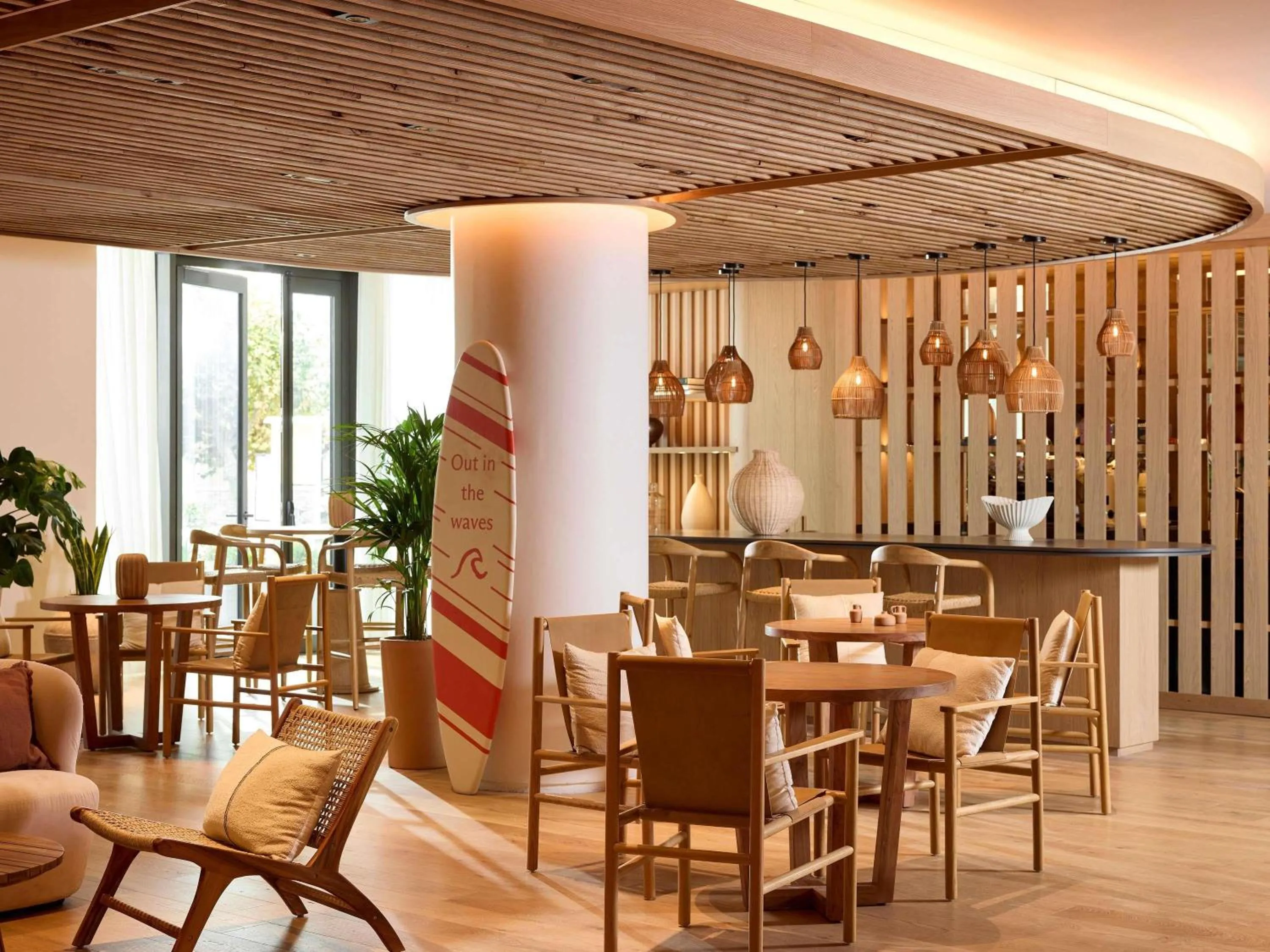 Lounge or bar in Le Talaia Hôtel & Spa Biarritz - MGallery Collection