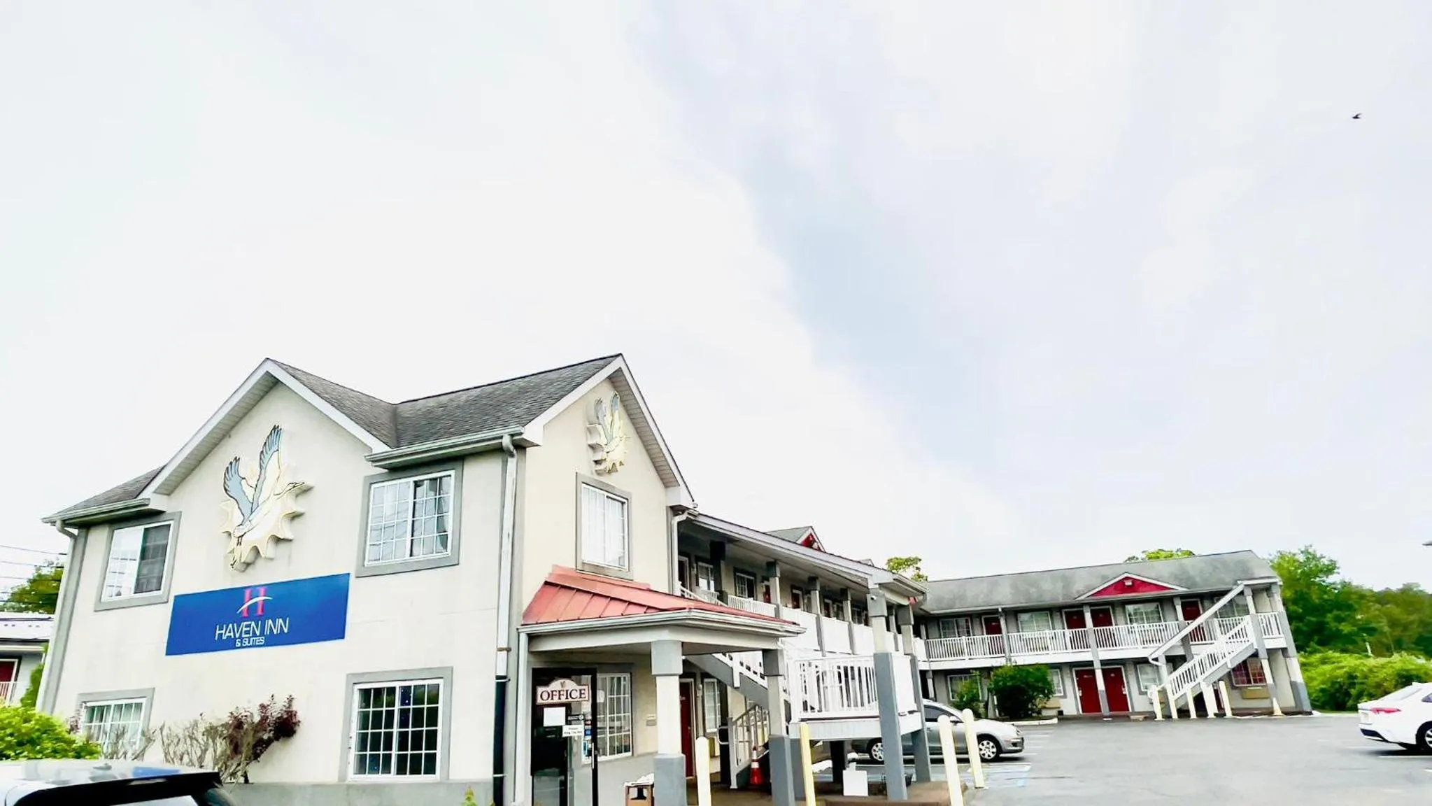 Property building in Haven Inn & Suites