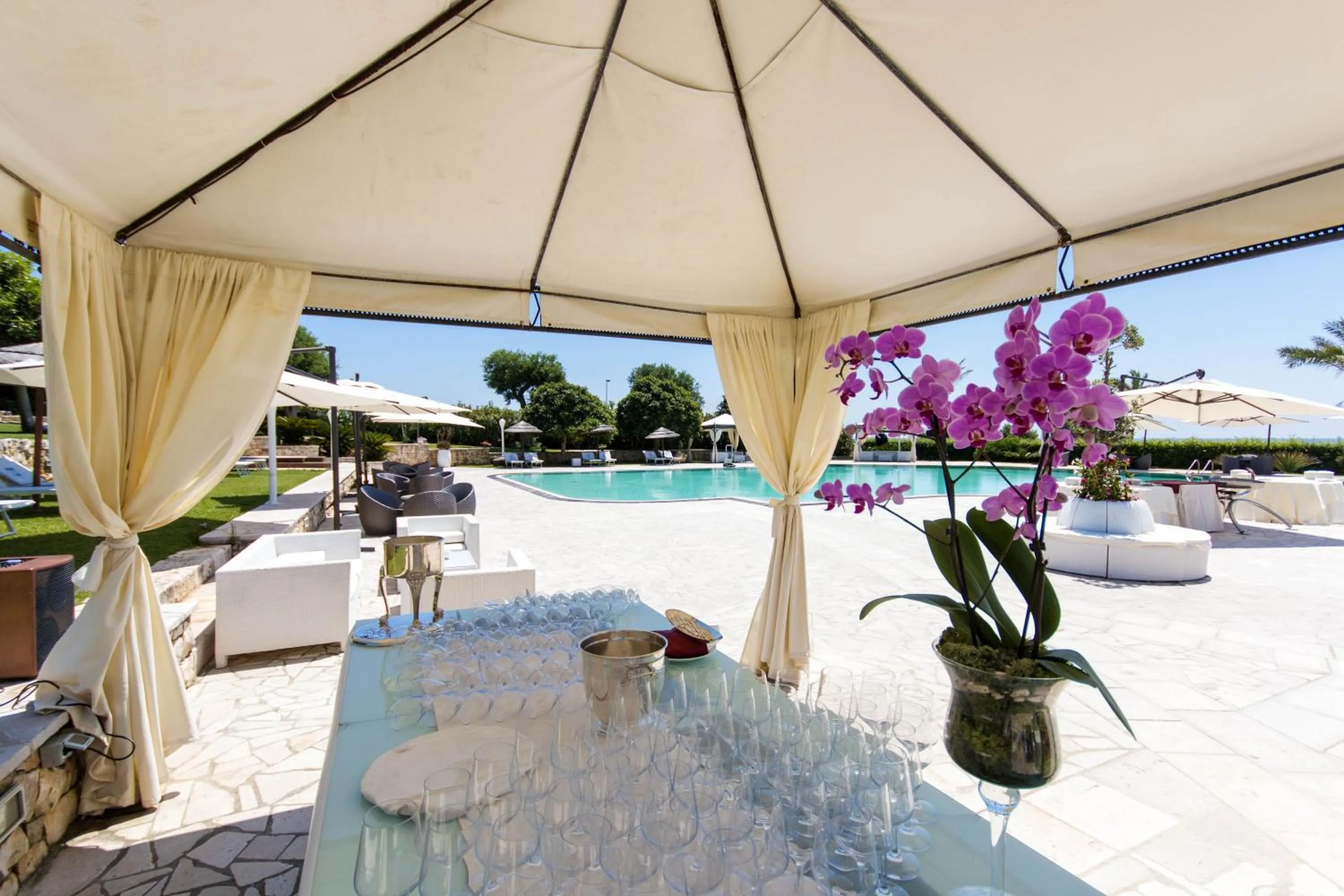 Coffee/tea facilities in Augustus Resort