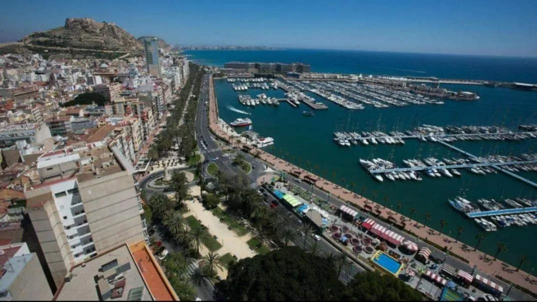CasaTuris Rambla Méndez Núñez en el corazón de Alicante A109