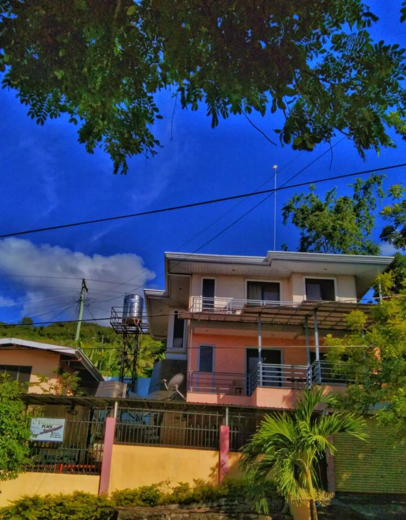 Property building in D downhill'Place