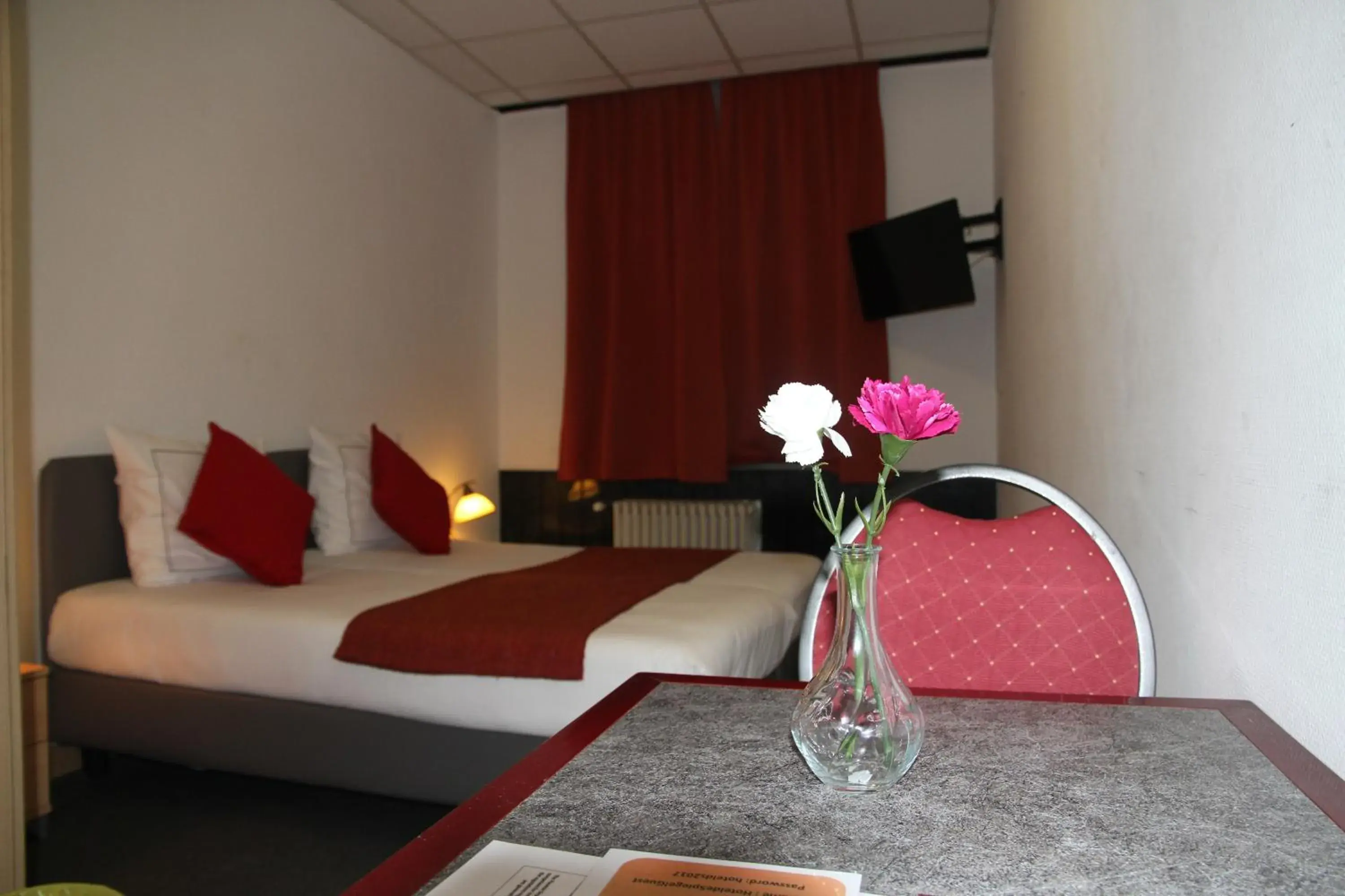 Standard Twin Room in Hotel De Spiegel Standard Twin Room in Hotel De Spiegel