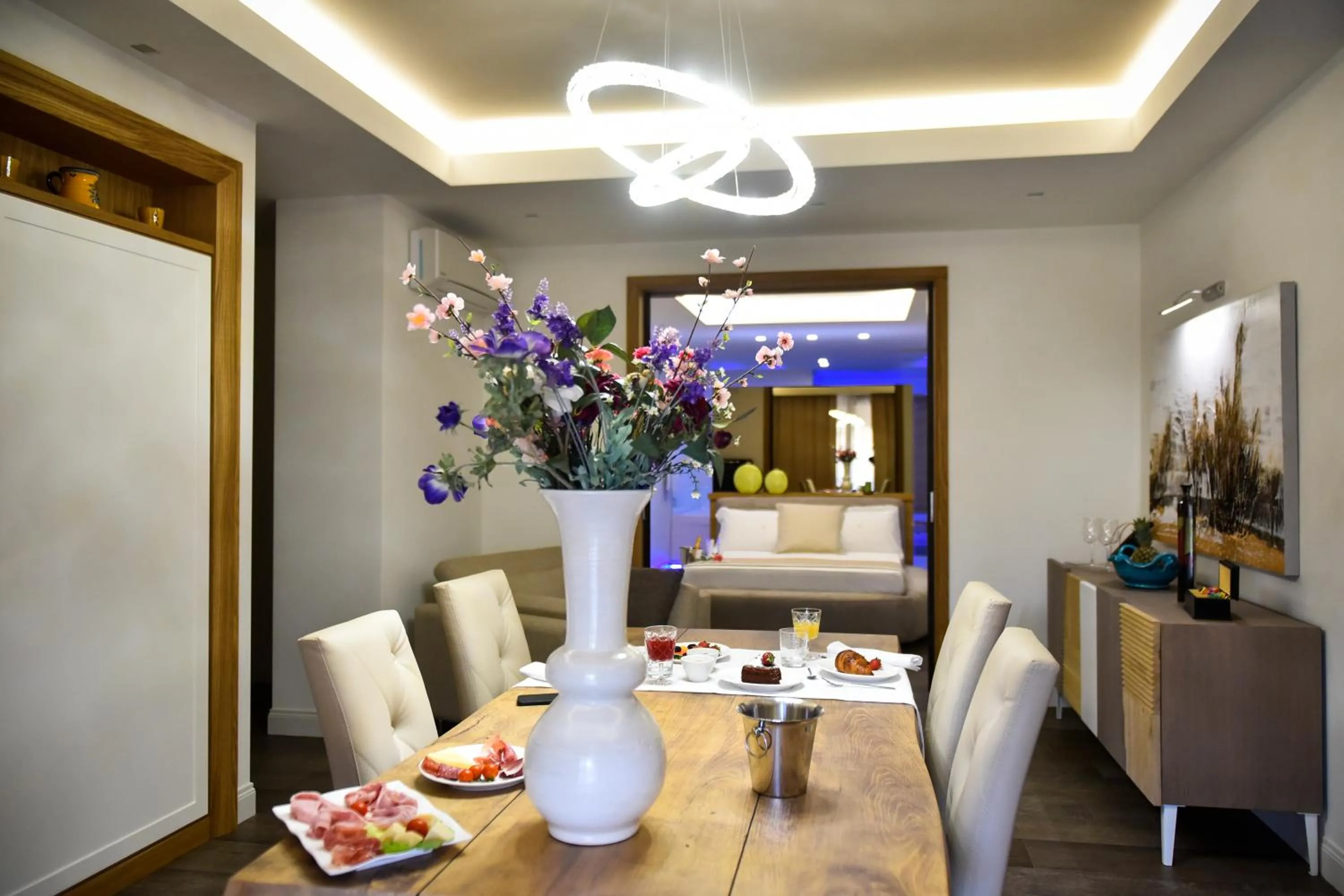 Dining area in Kete Deluxe Rooms