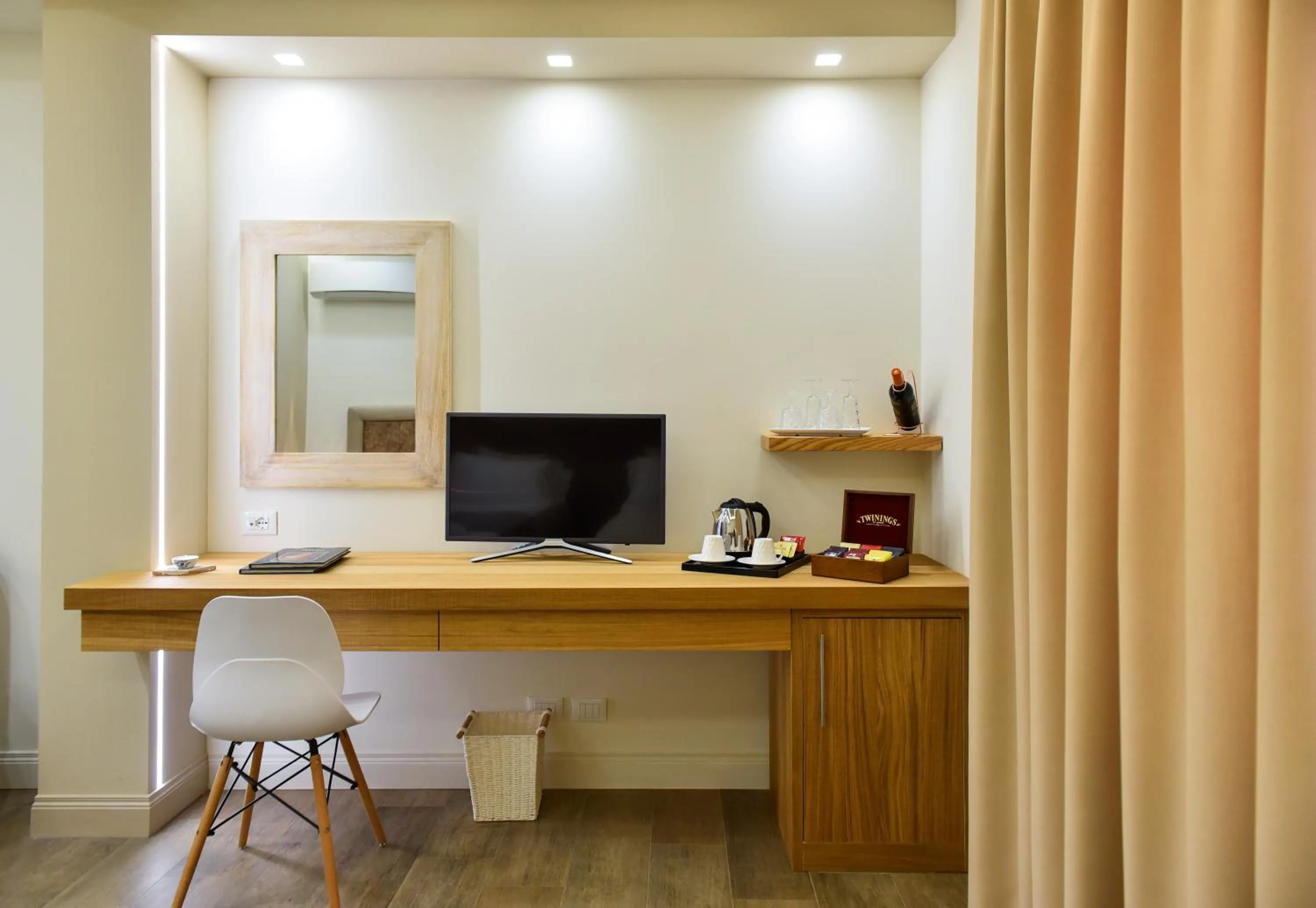 TV and multimedia in Kete Deluxe Rooms