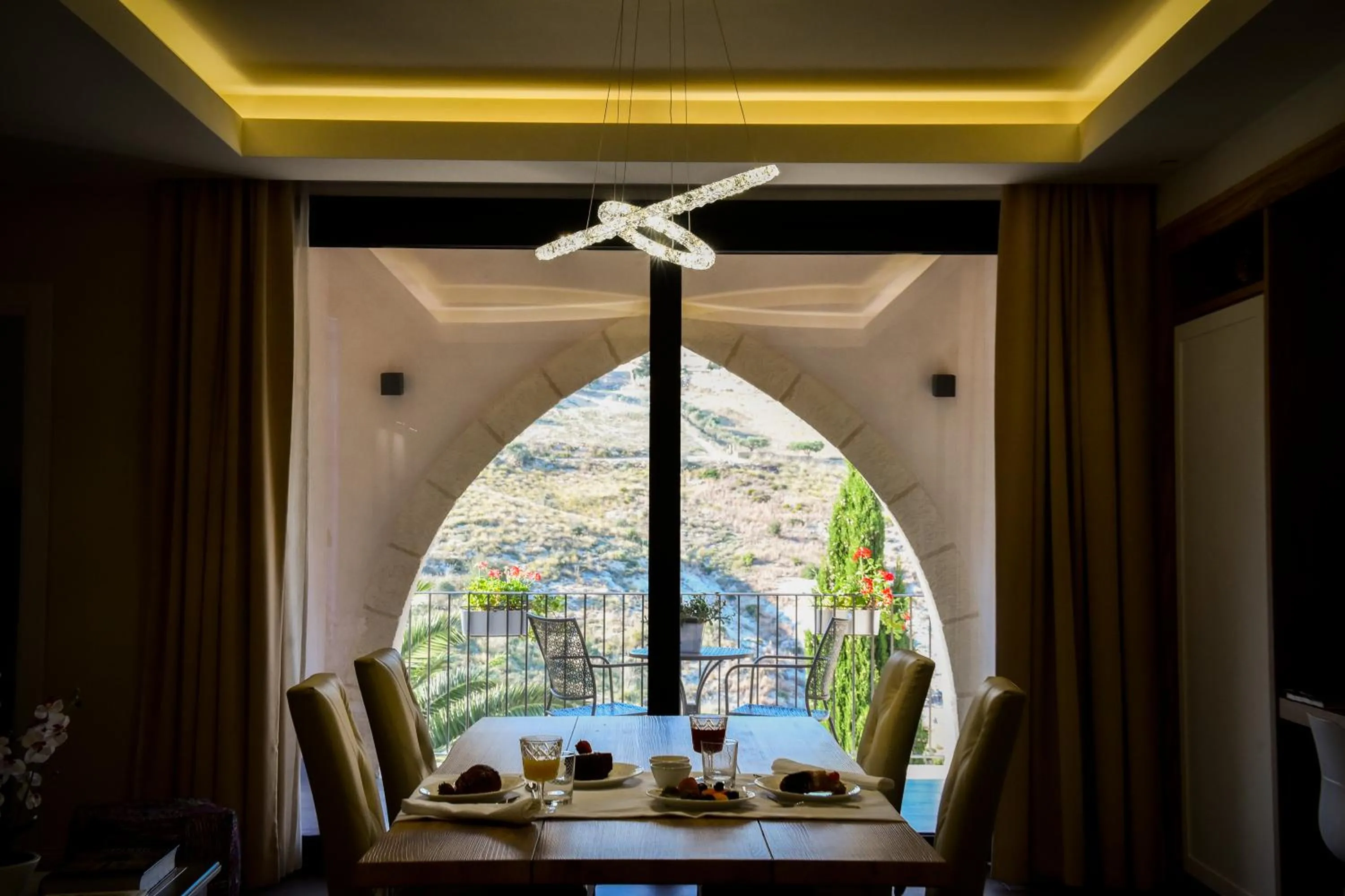 Dining area in Kete Deluxe Rooms
