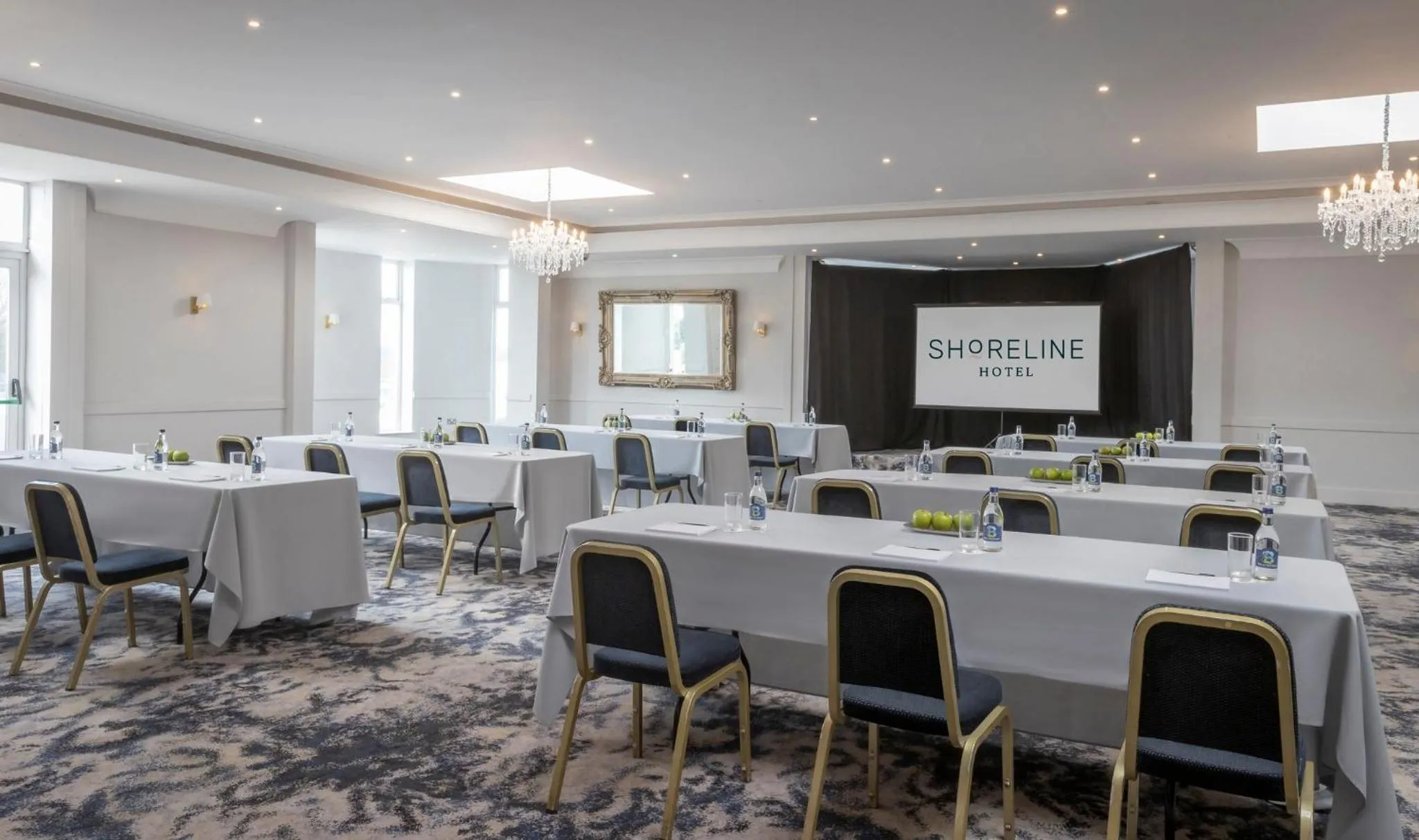 Meeting/conference room in Shoreline Hotel