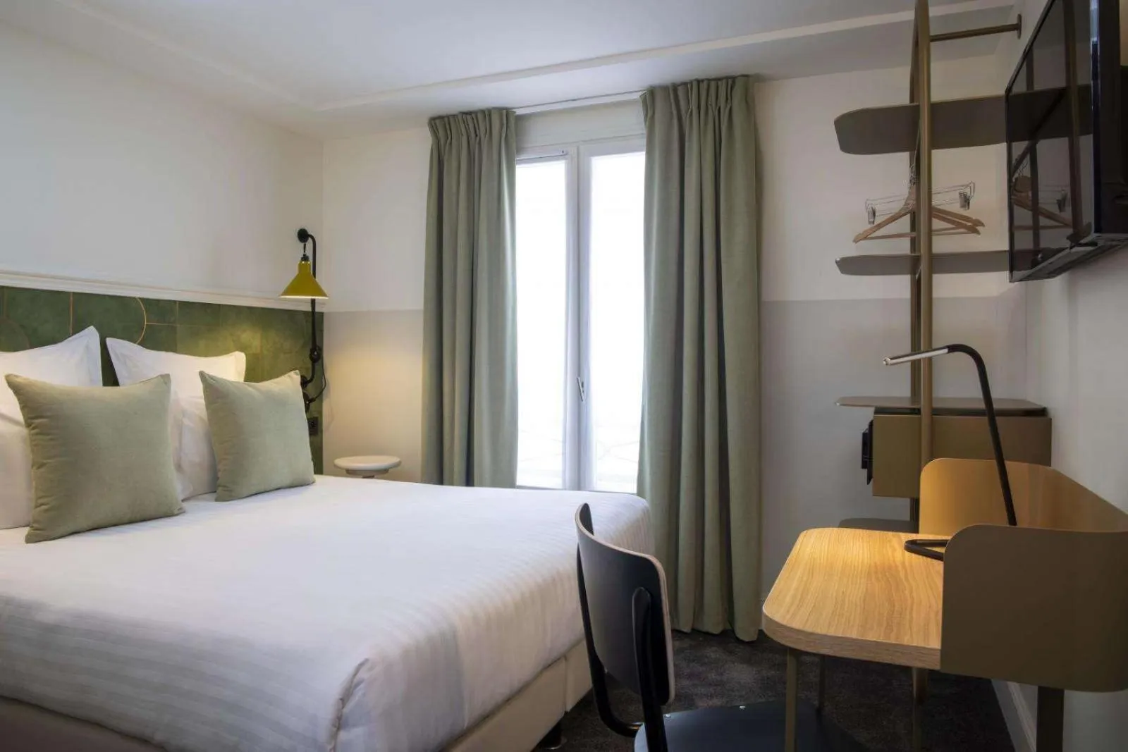 Bed in Hôtel Des Mines