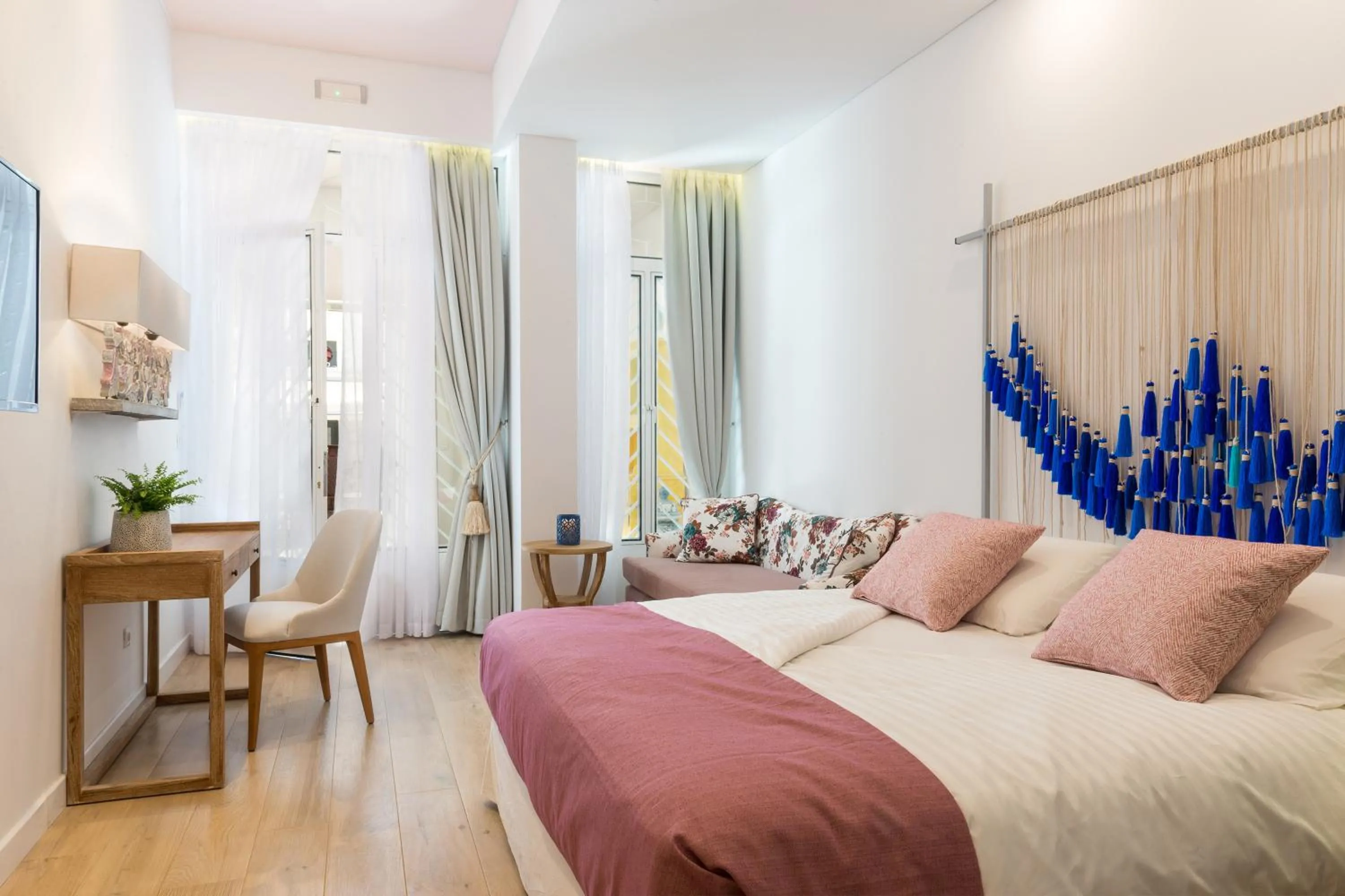 TV and multimedia, Bed in Nyx Chic Manor