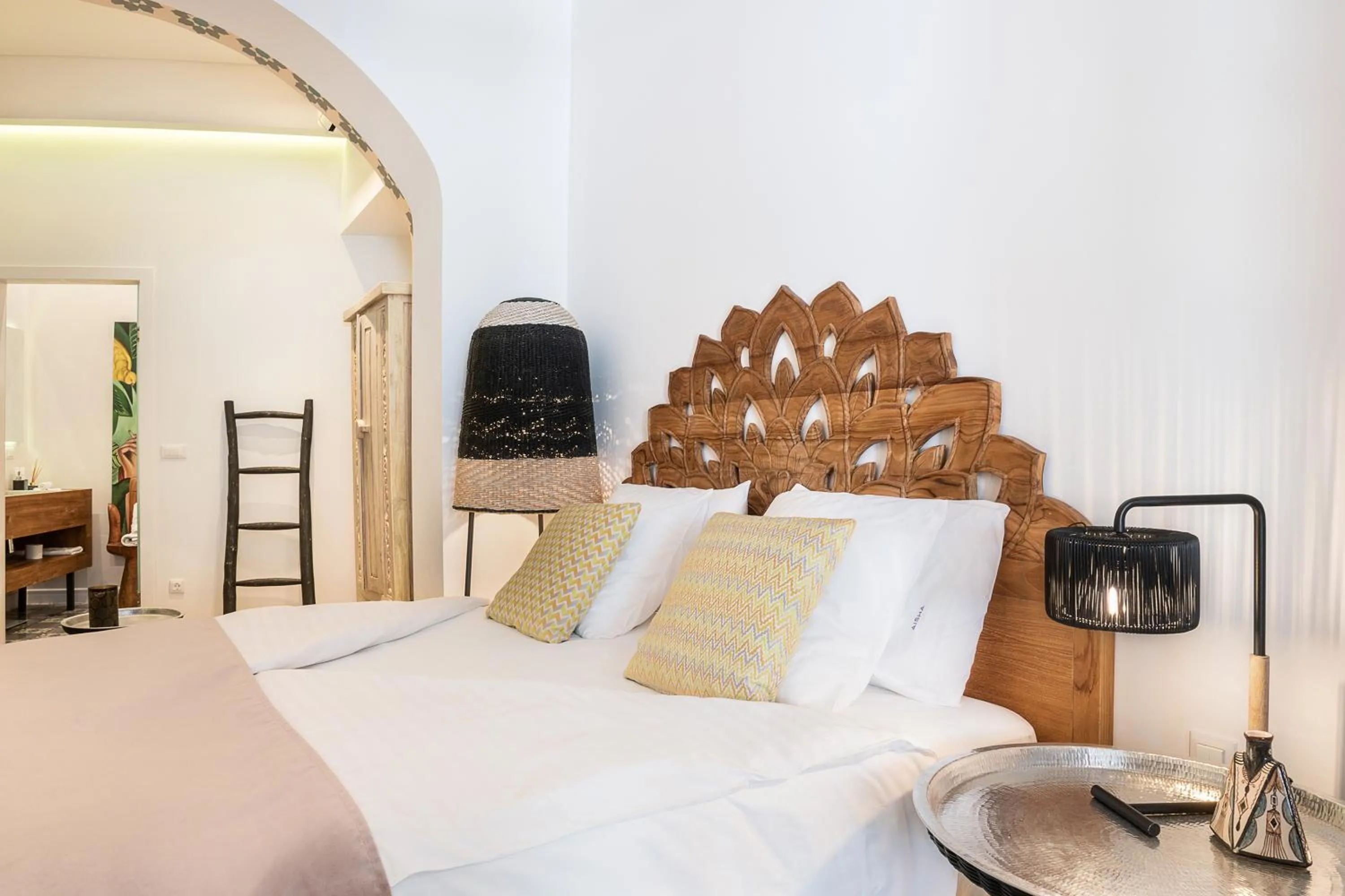 Bed in Nyx Chic Manor