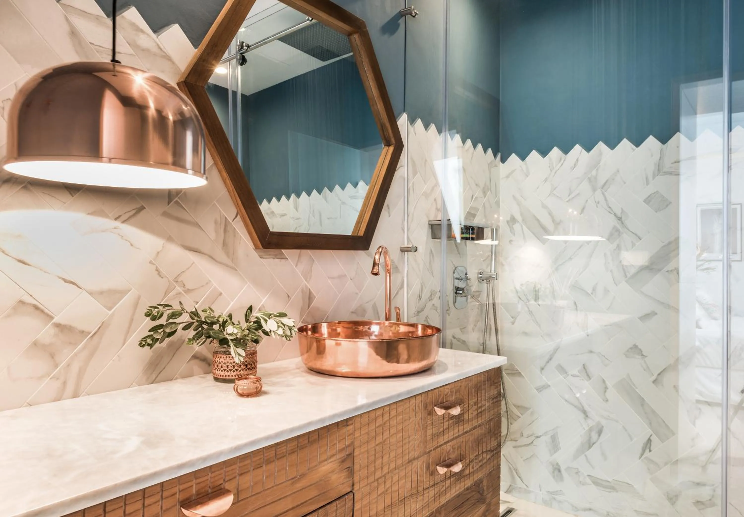 Shower in Nyx Chic Manor