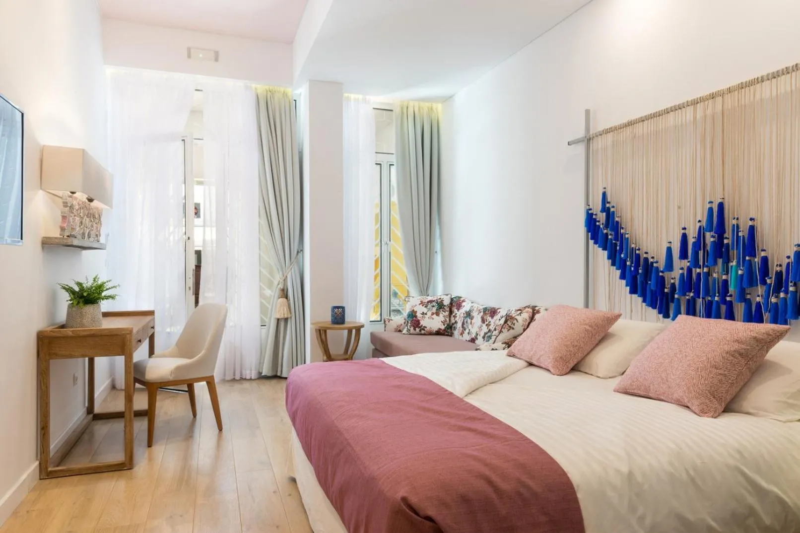 Bed in Nyx Chic Manor