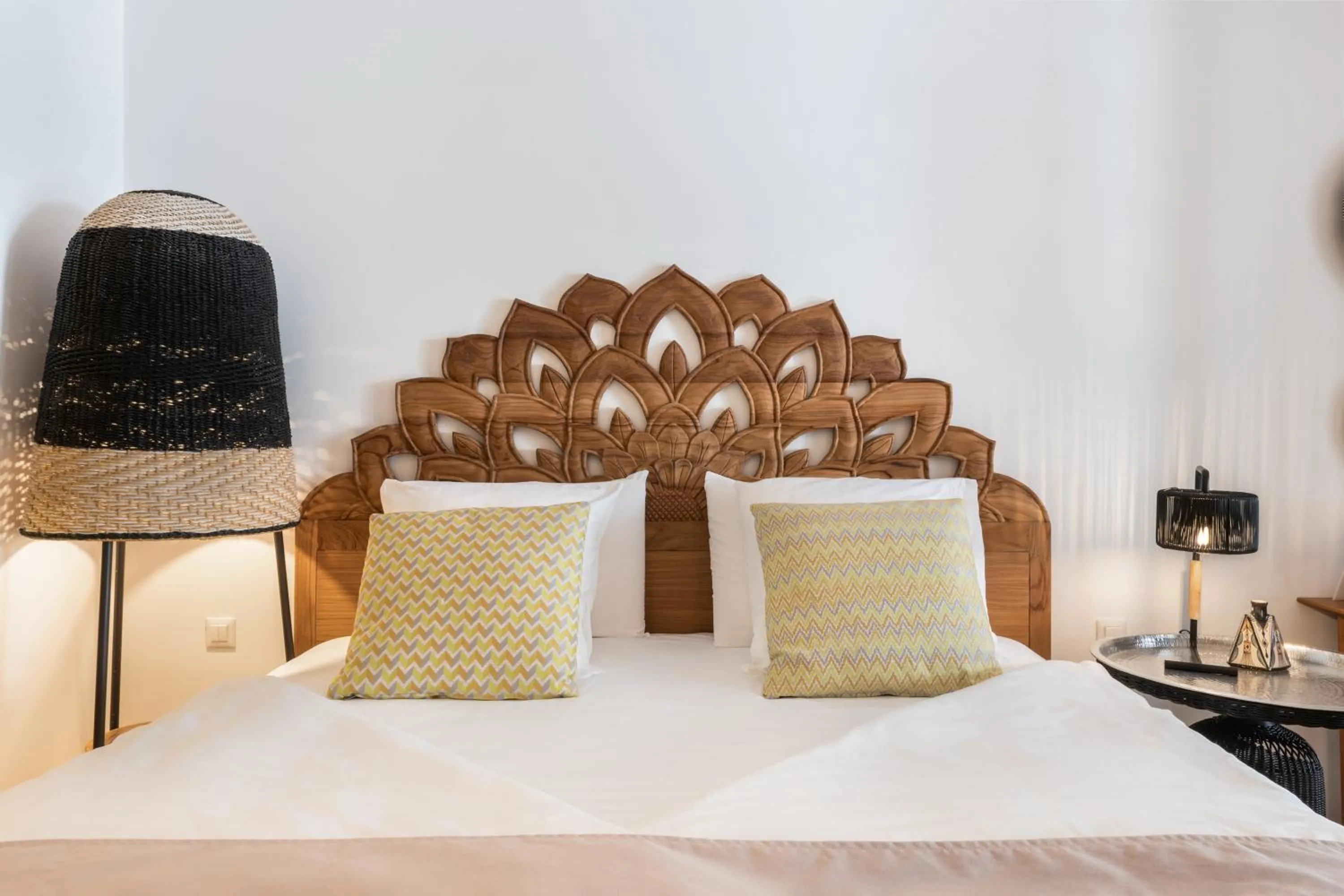 Bed in Nyx Chic Manor