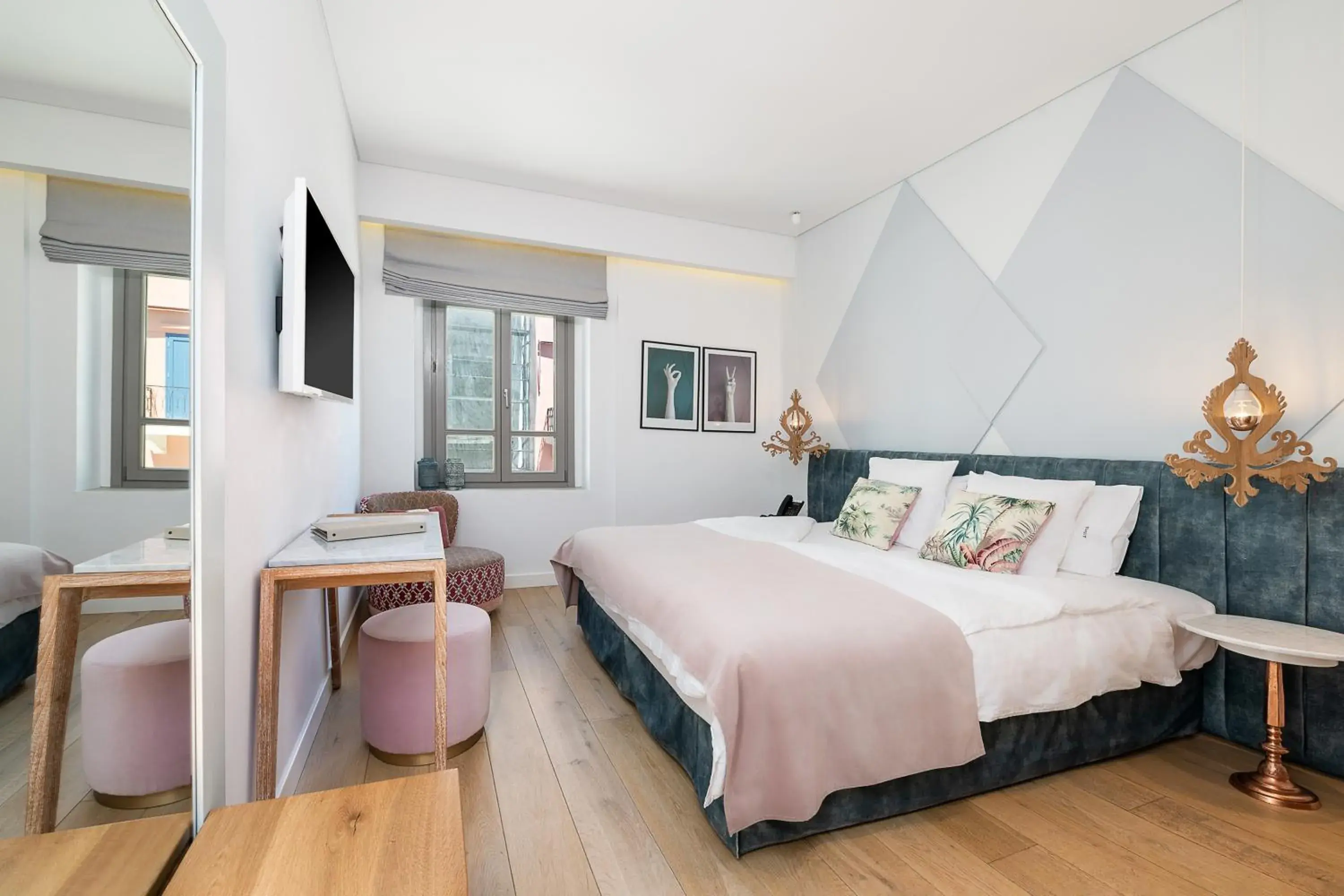 Deluxe Double Room in Nyx Chic Manor Deluxe Double Room in Nyx Chic Manor