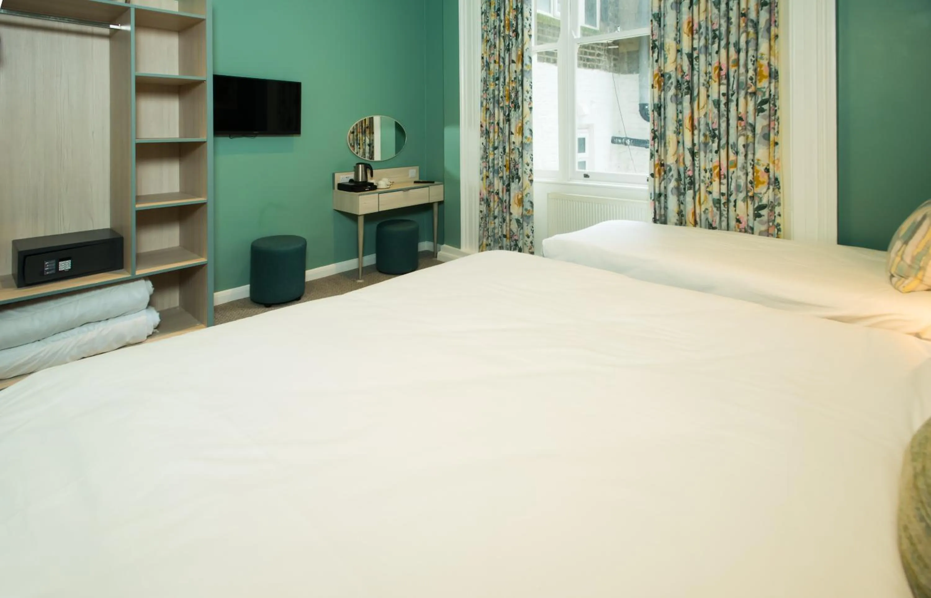 TV and multimedia, Bed in Caring Hotel