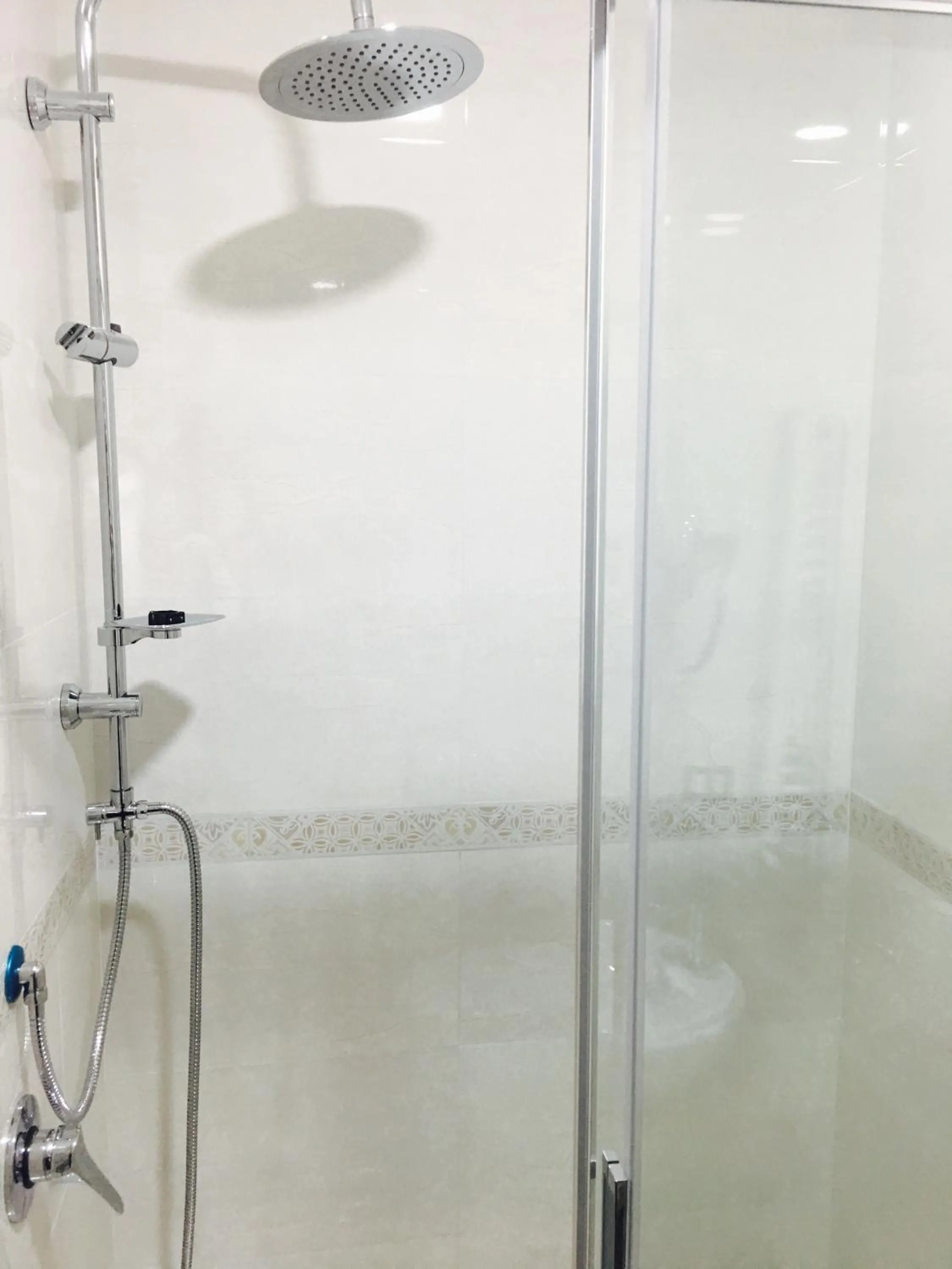 Shower in Favola Romana - Guest House