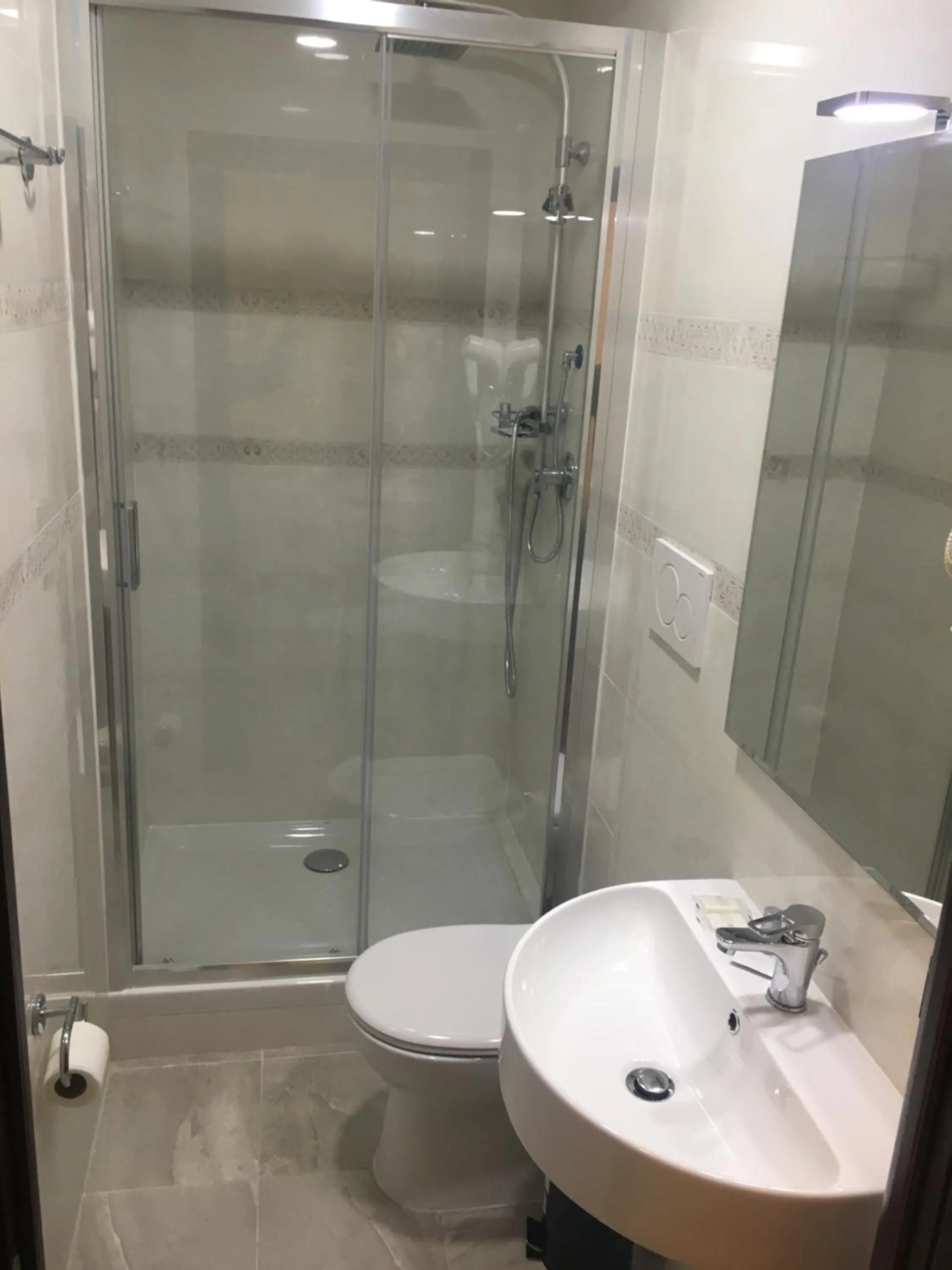 Bathroom in Favola Romana - Guest House
