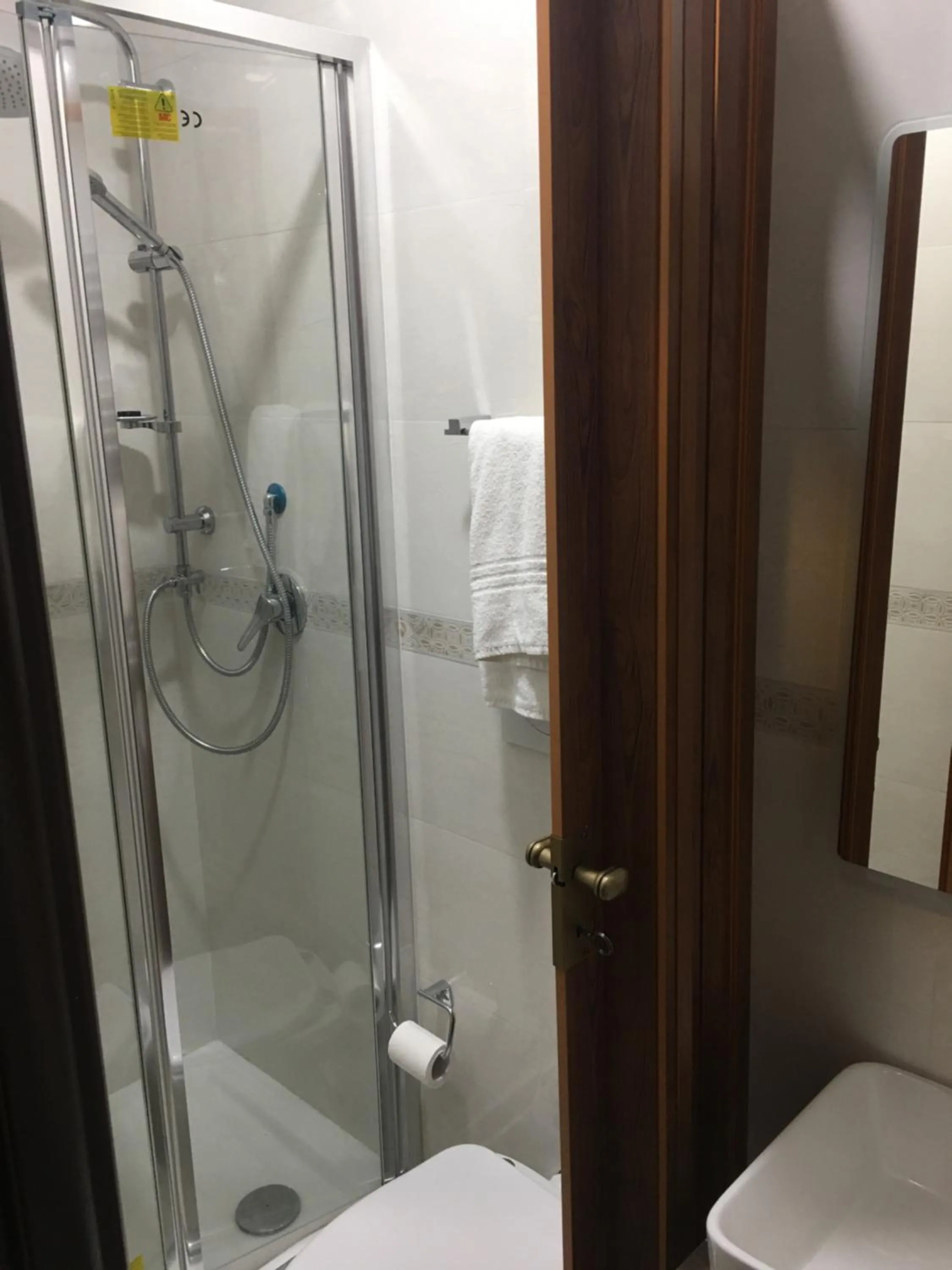 Shower in Favola Romana - Guest House