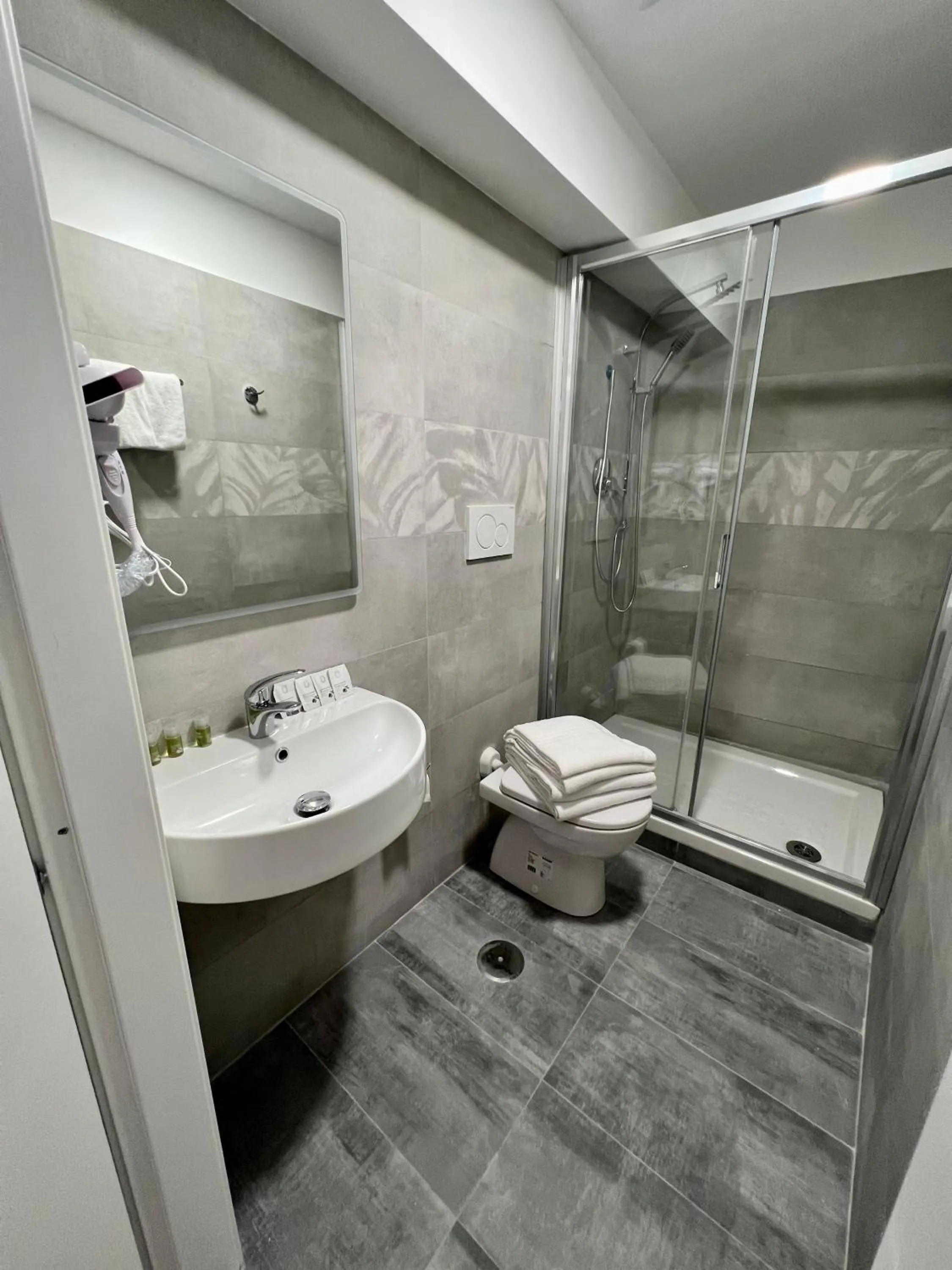 Shower in Favola Romana - Guest House