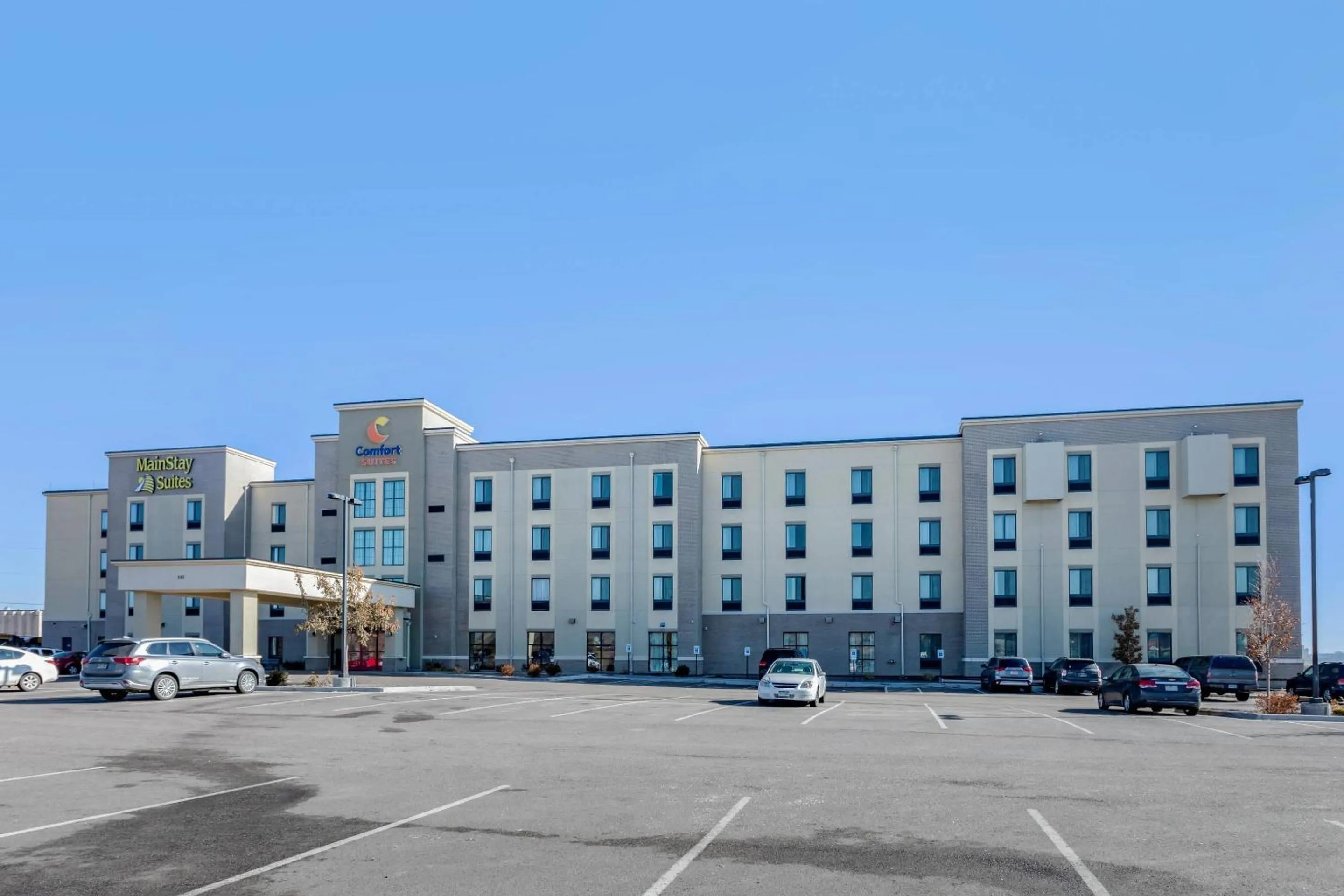 Property building in MainStay Suites Near Denver Downtown